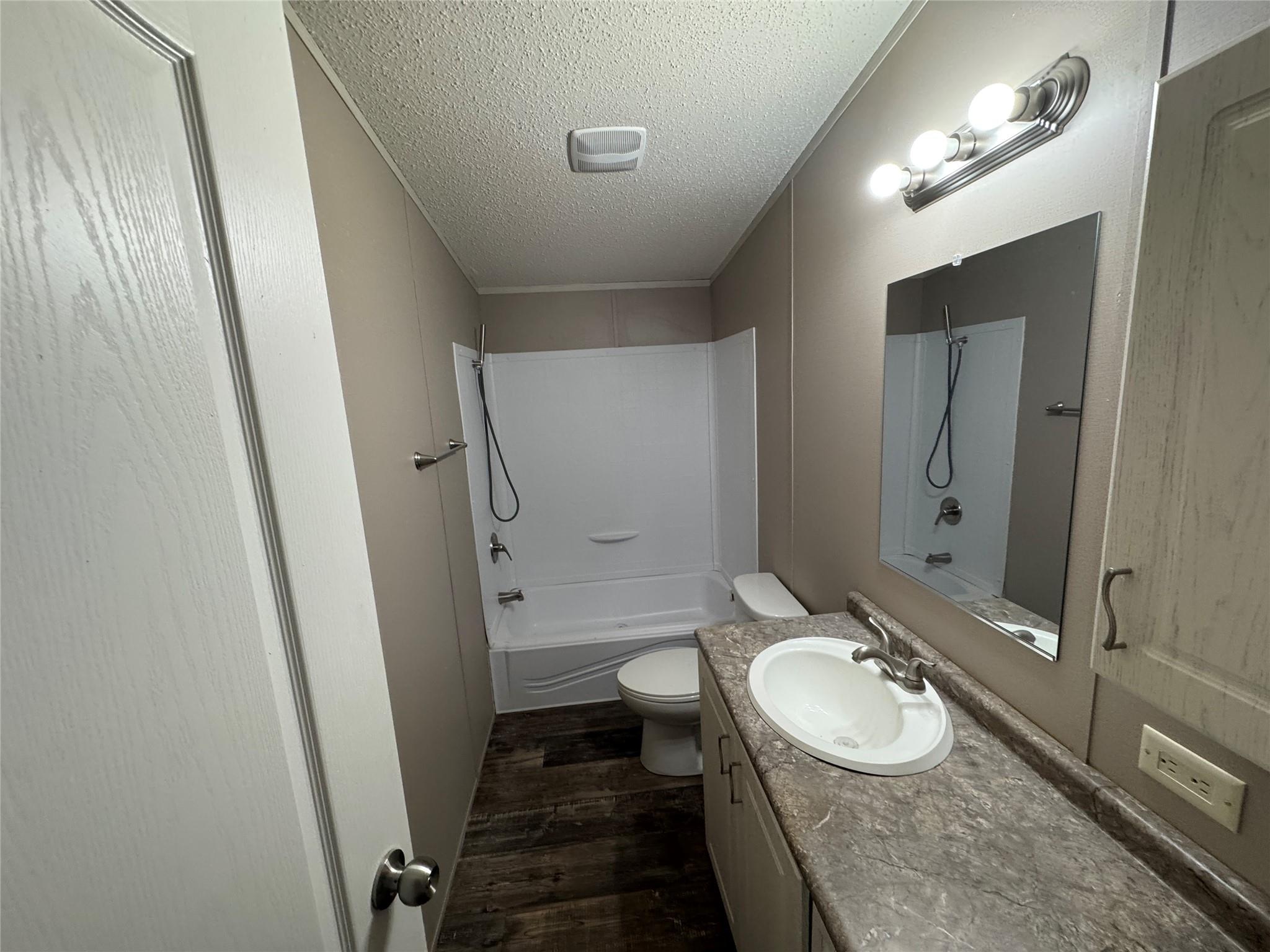 1740 Sandy Creek Rd, Red Rock, TX 78616