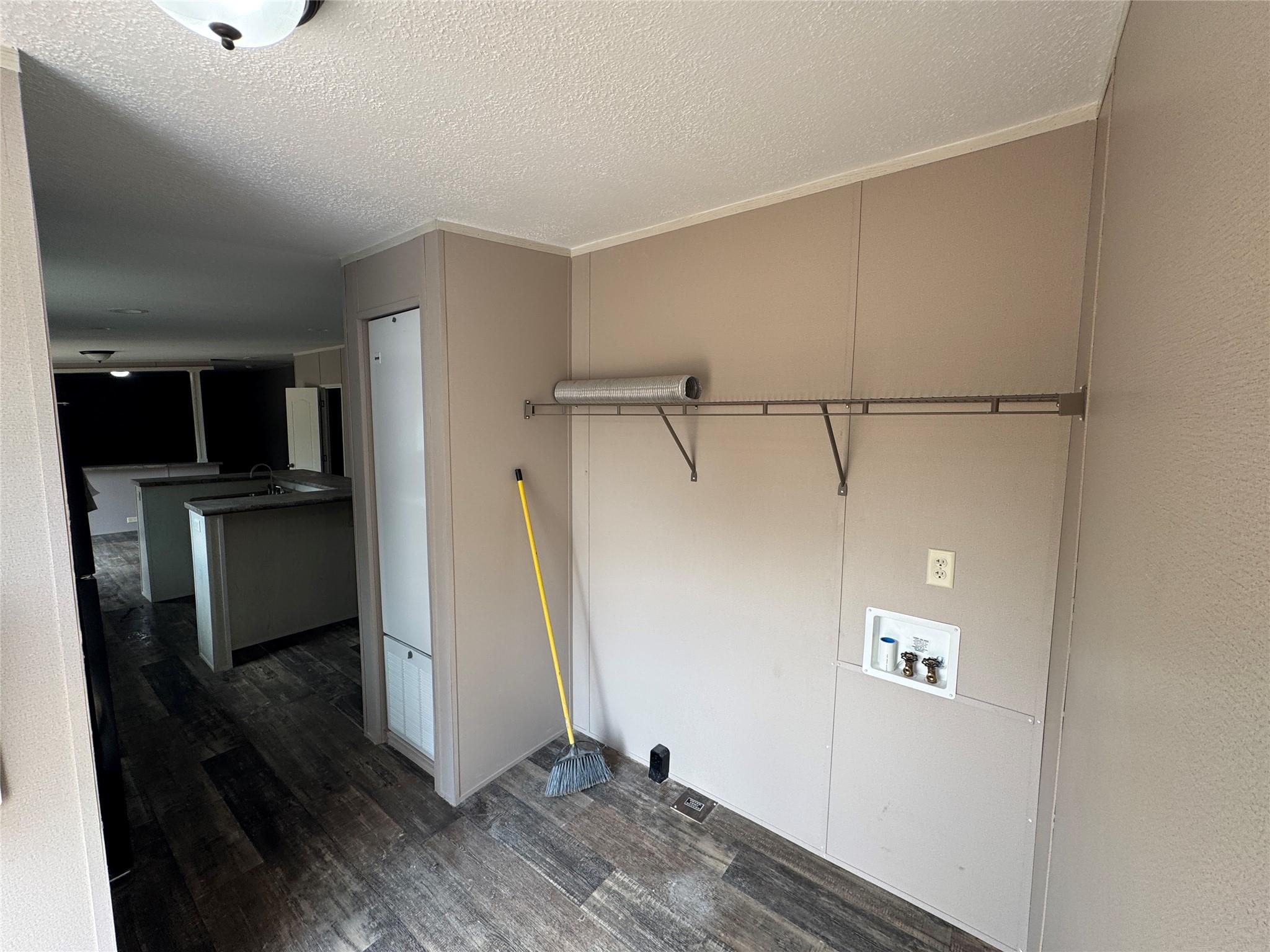 1740 Sandy Creek Rd, Red Rock, TX 78616