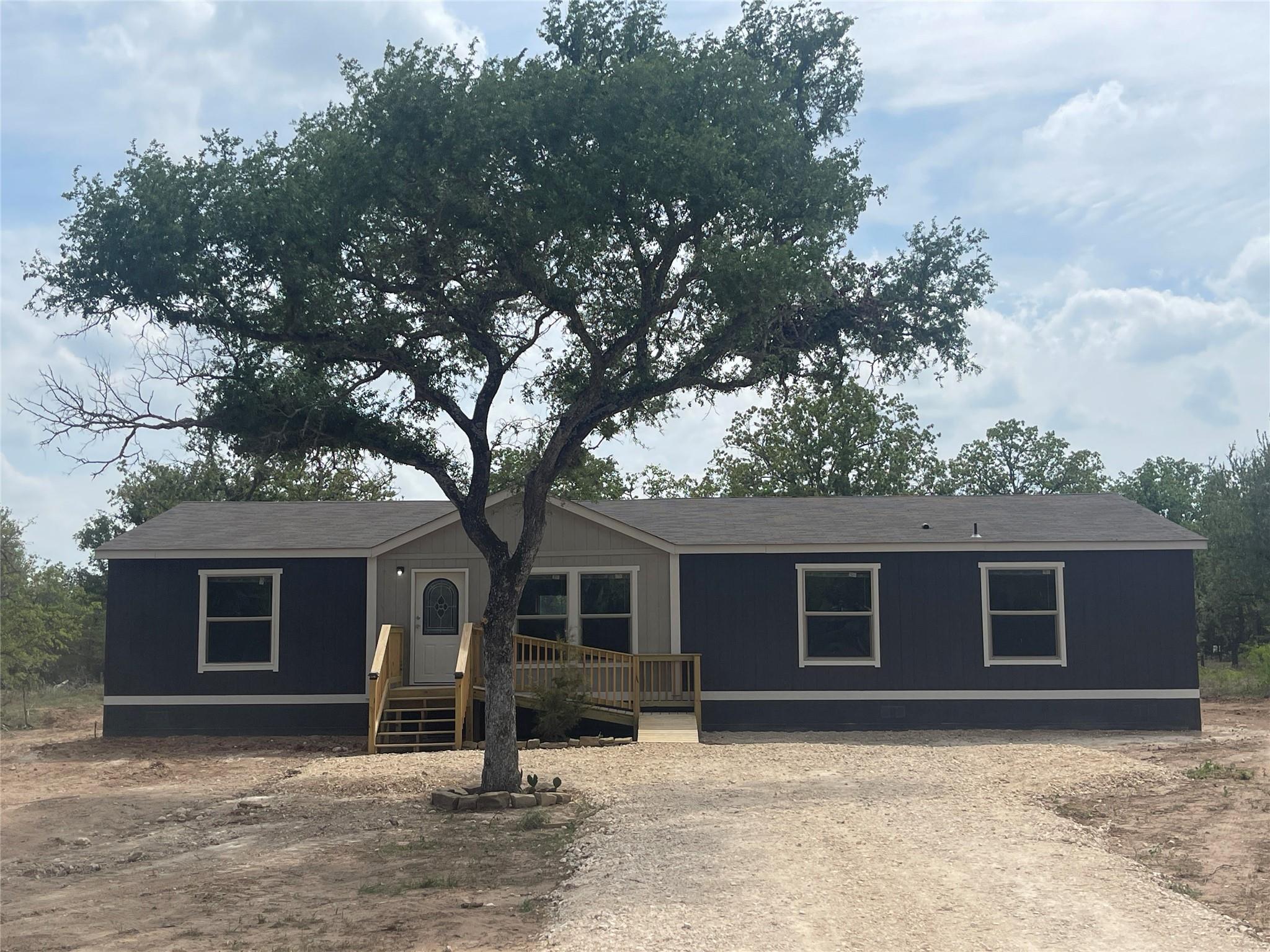 1740 Sandy Creek Rd, Red Rock, TX 78616