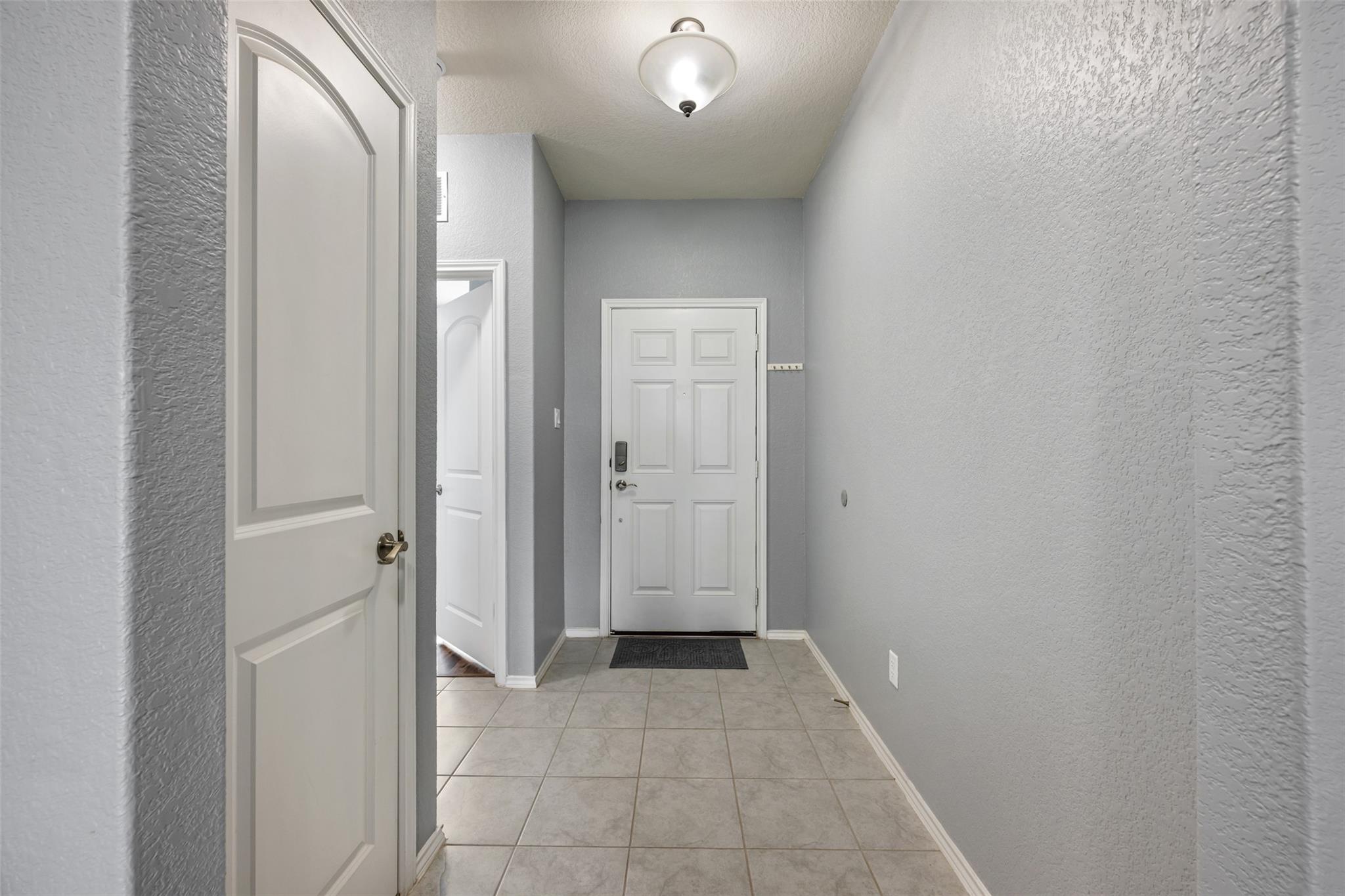 713 Hummingbird Ln, Leander, TX 78641