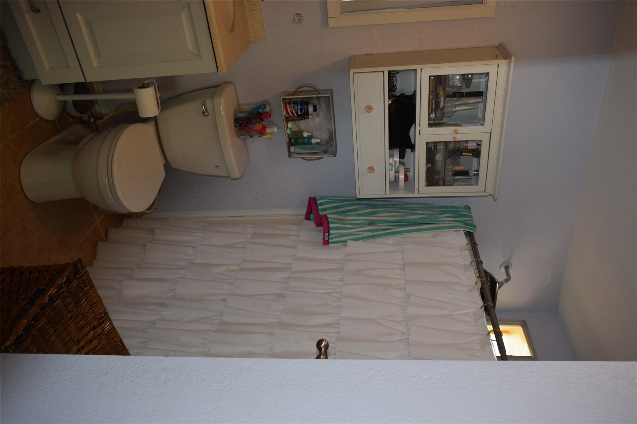 1200 NE 5th St, Smithville, TX 78957