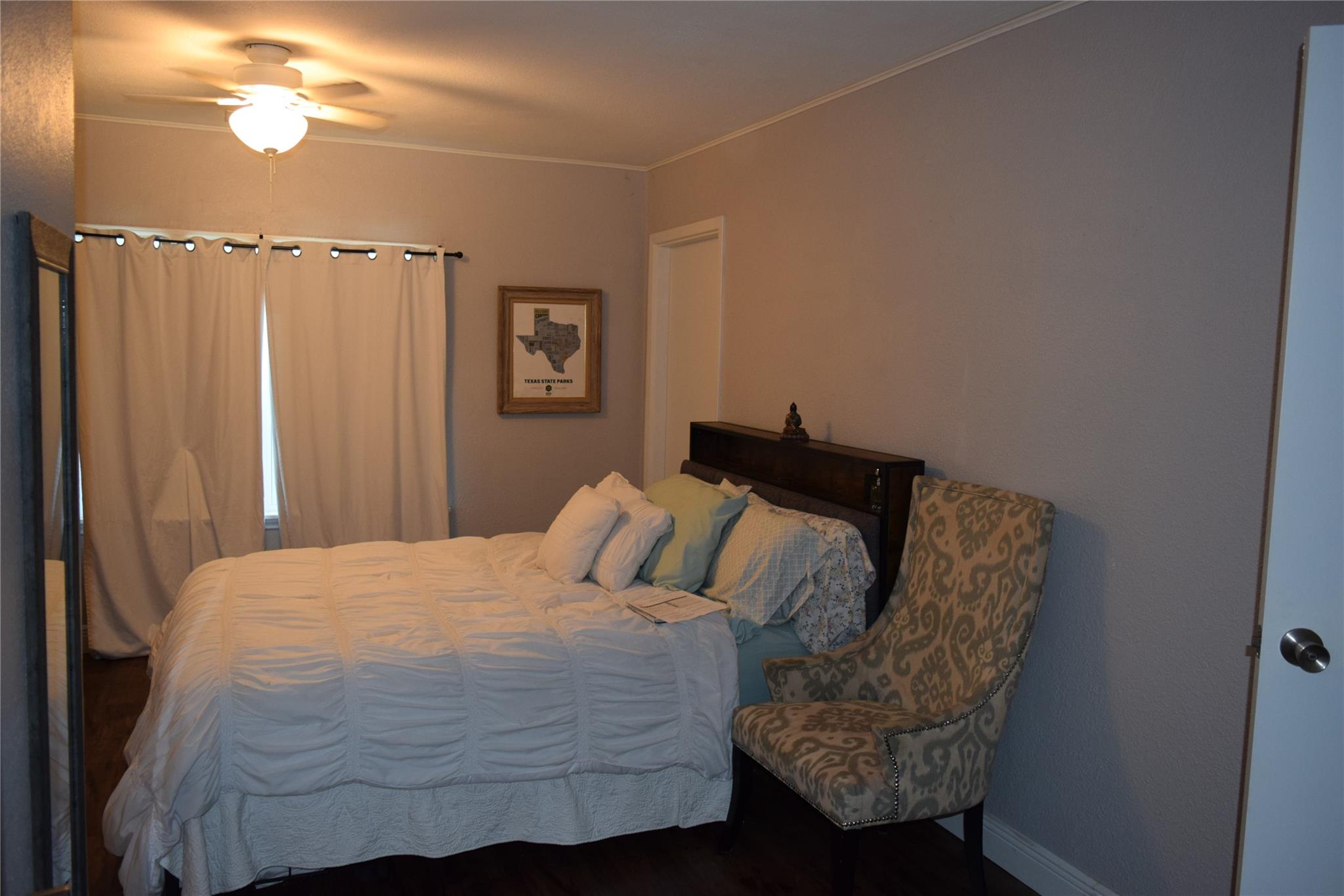 1200 NE 5th St, Smithville, TX 78957