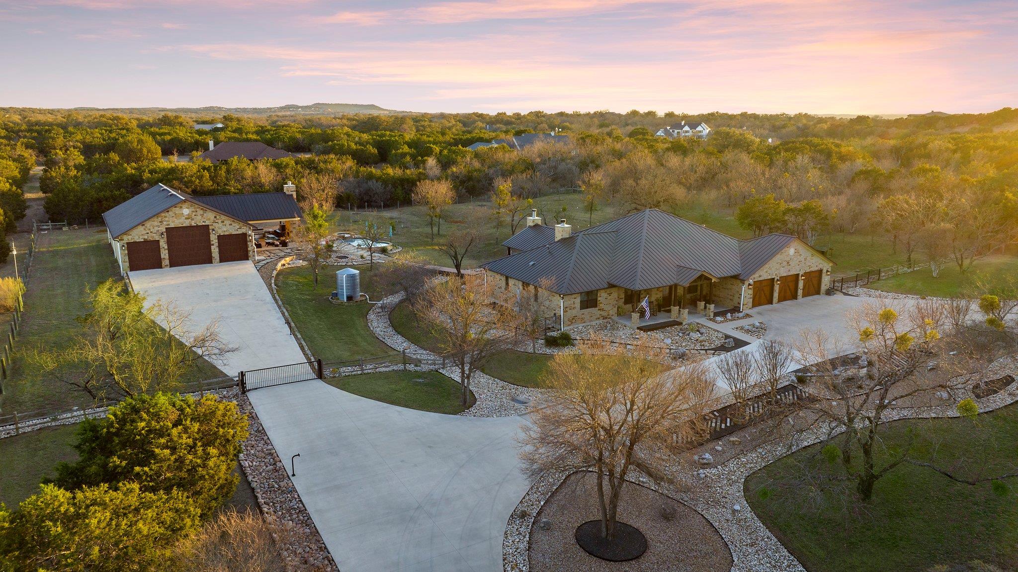 115 Oak Meadow Trl, Spicewood, TX 78669