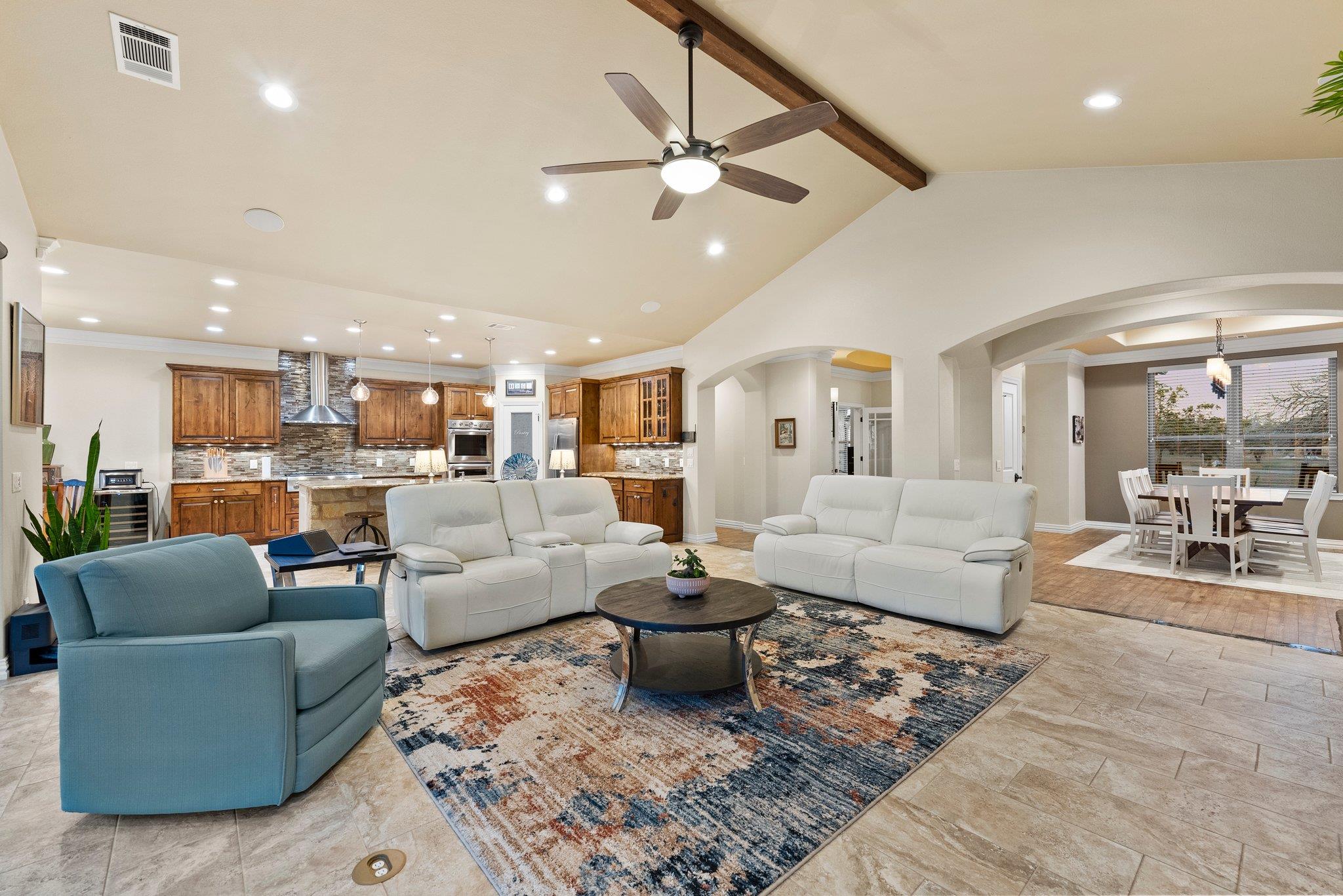 115 Oak Meadow Trl, Spicewood, TX 78669