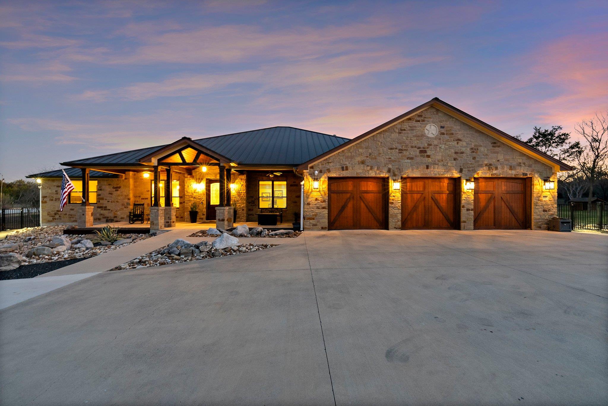 115 Oak Meadow Trl, Spicewood, TX 78669