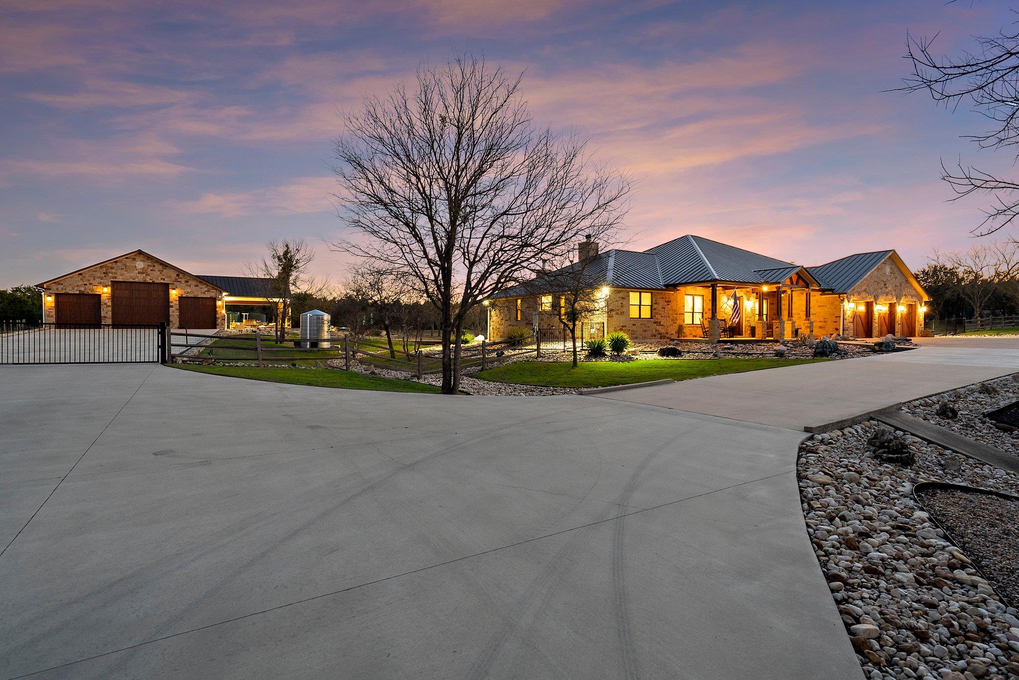 115 Oak Meadow Trl, Spicewood, TX 78669