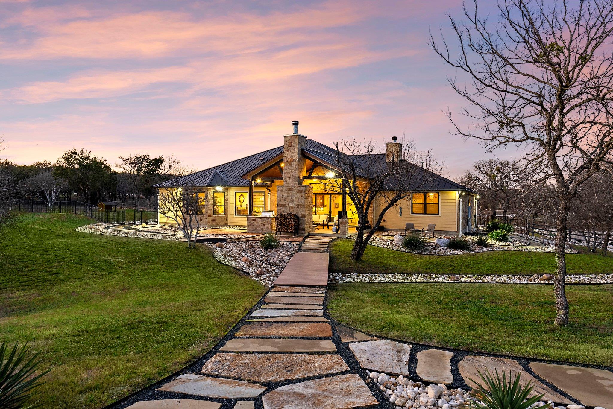 115 Oak Meadow Trl, Spicewood, TX 78669