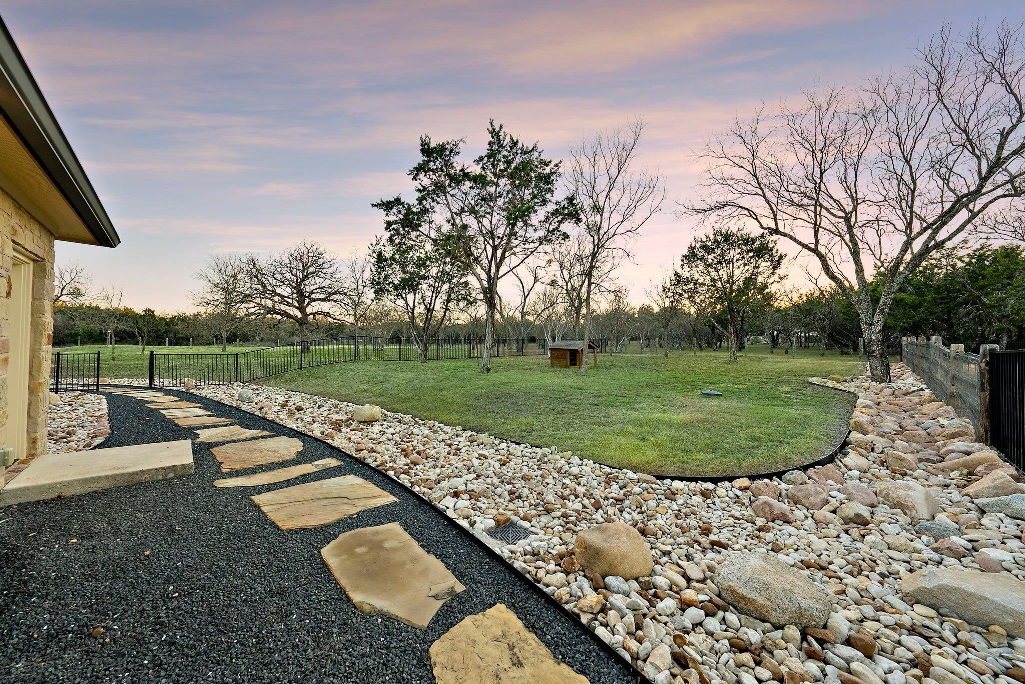 115 Oak Meadow Trl, Spicewood, TX 78669