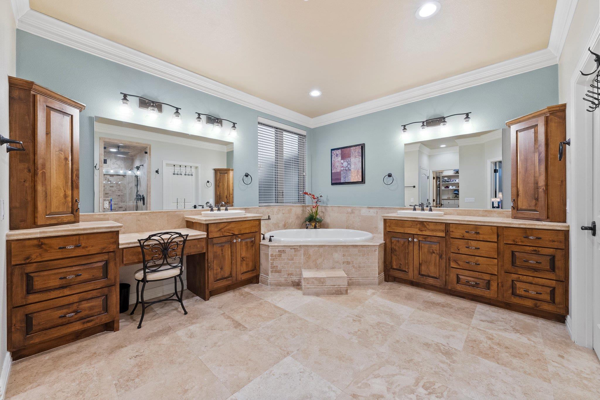 115 Oak Meadow Trl, Spicewood, TX 78669