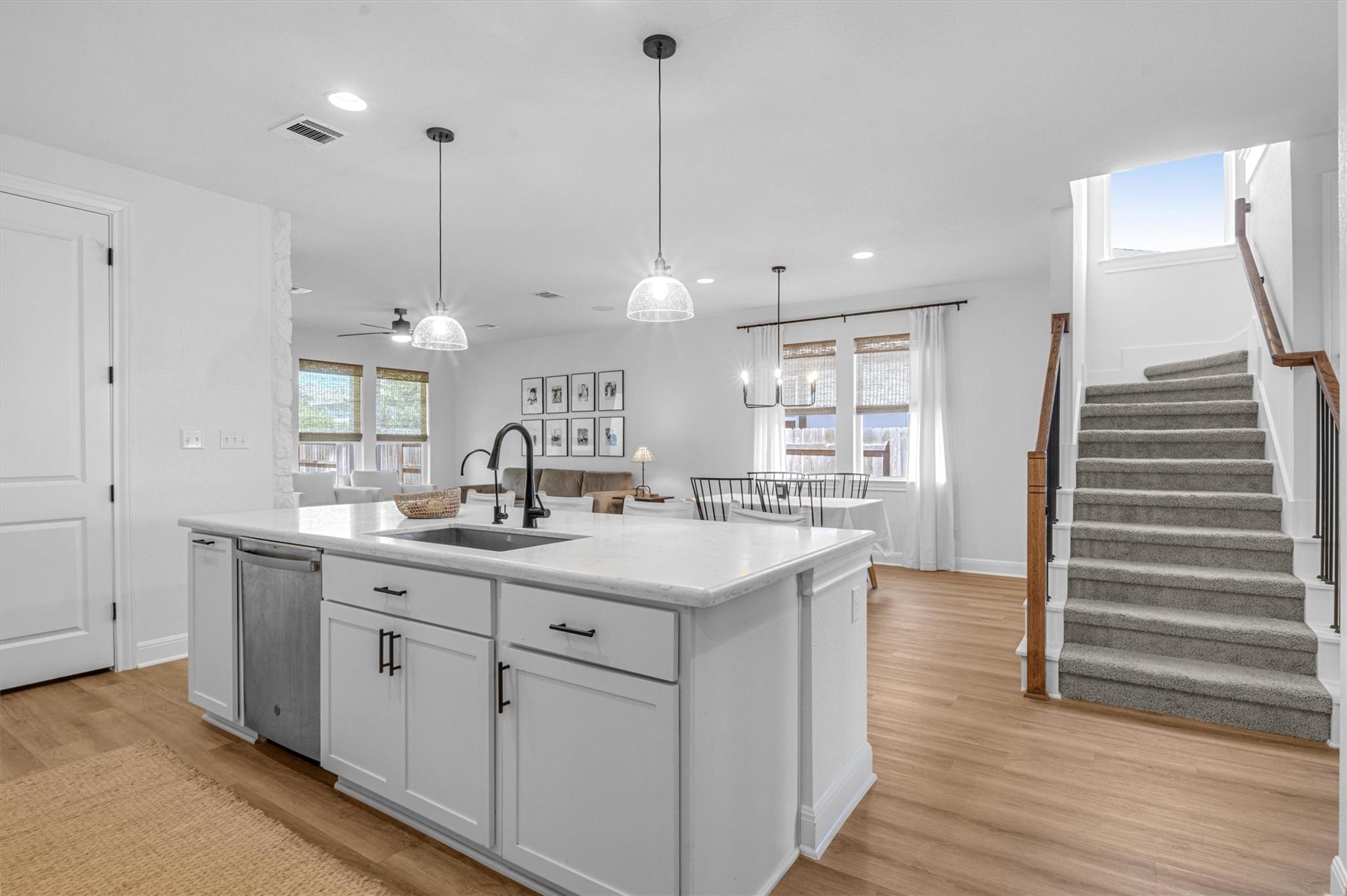 192 Yarbrough Dr, Dripping Springs, TX 78620