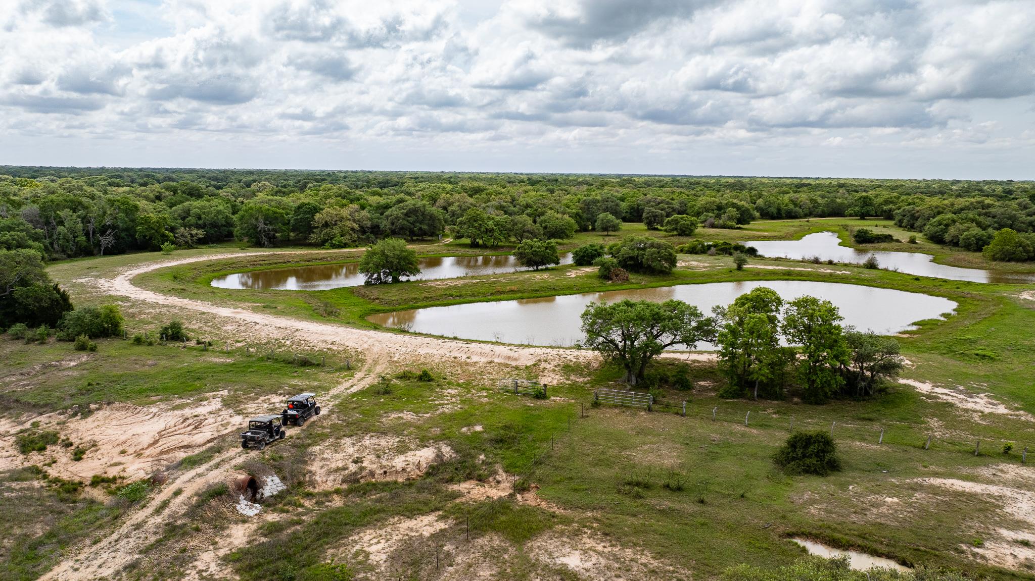 3814 CR 19, Hallettsville, TX 77964