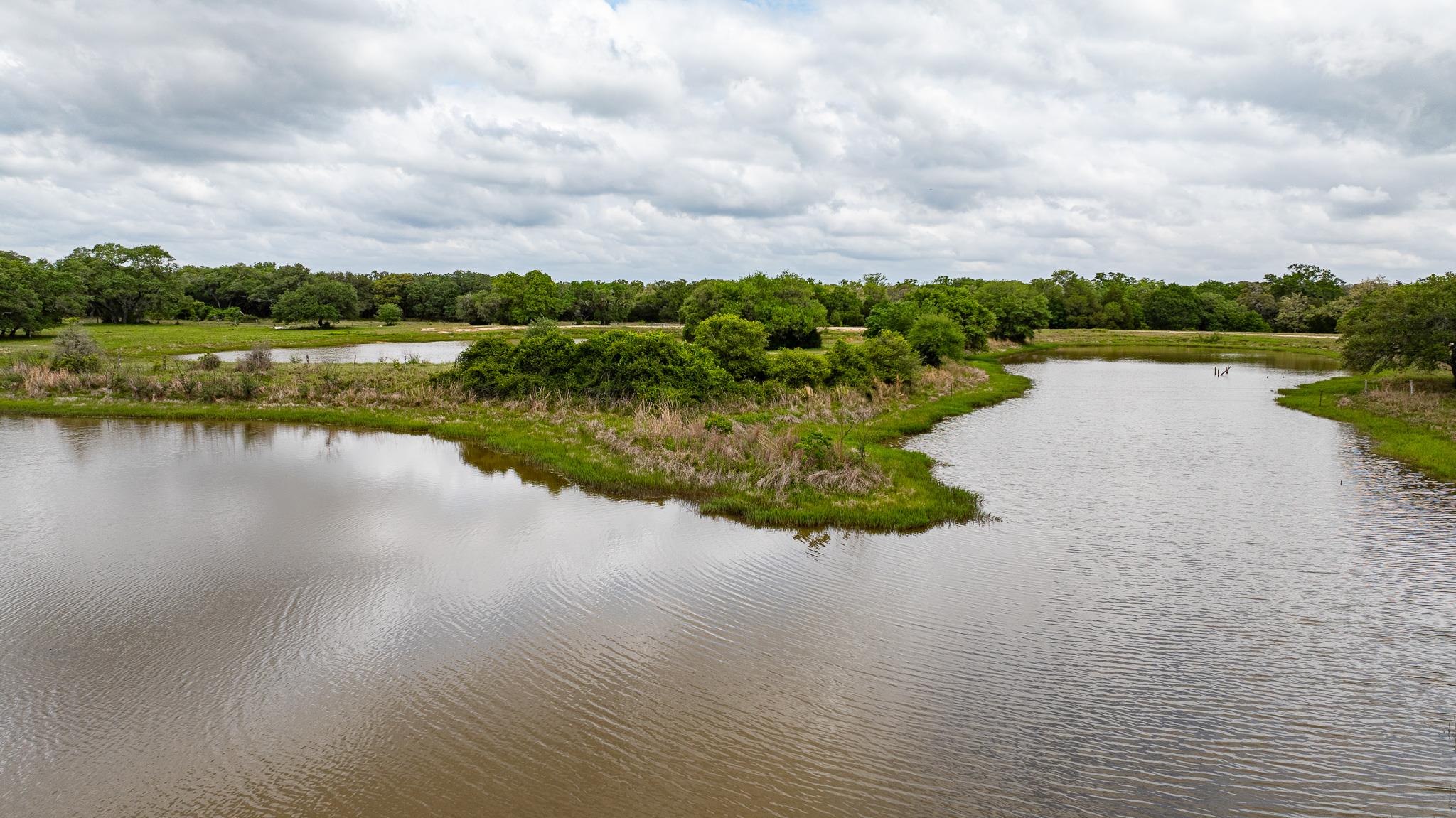 3814 CR 19, Hallettsville, TX 77964