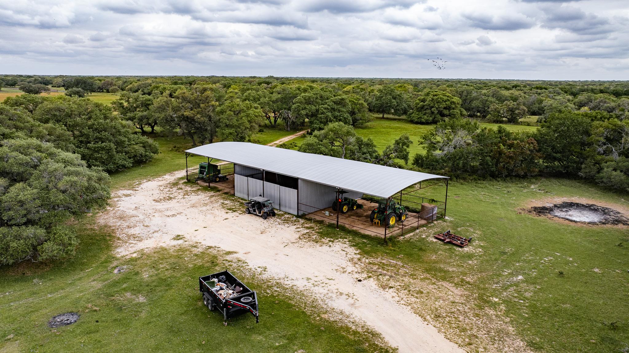 3814 CR 19, Hallettsville, TX 77964