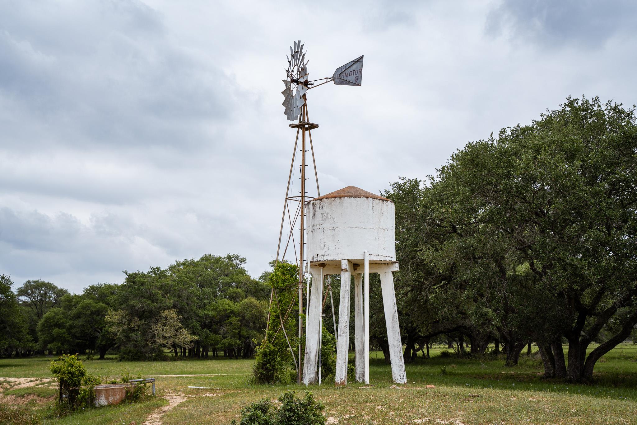 3814 CR 19, Hallettsville, TX 77964
