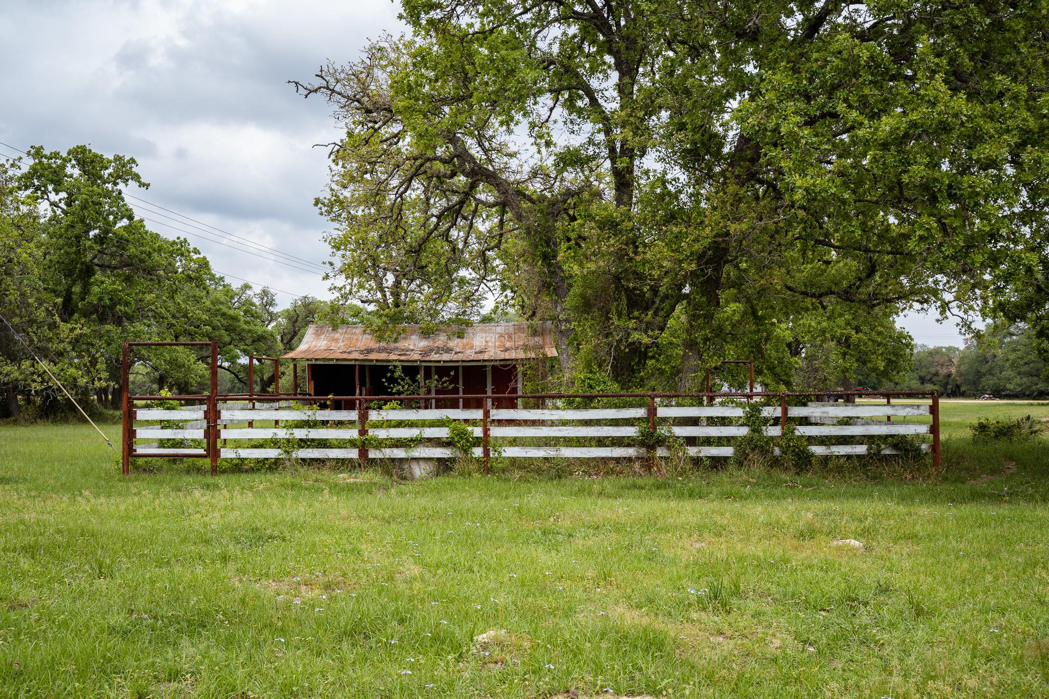 3814 CR 19, Hallettsville, TX 77964