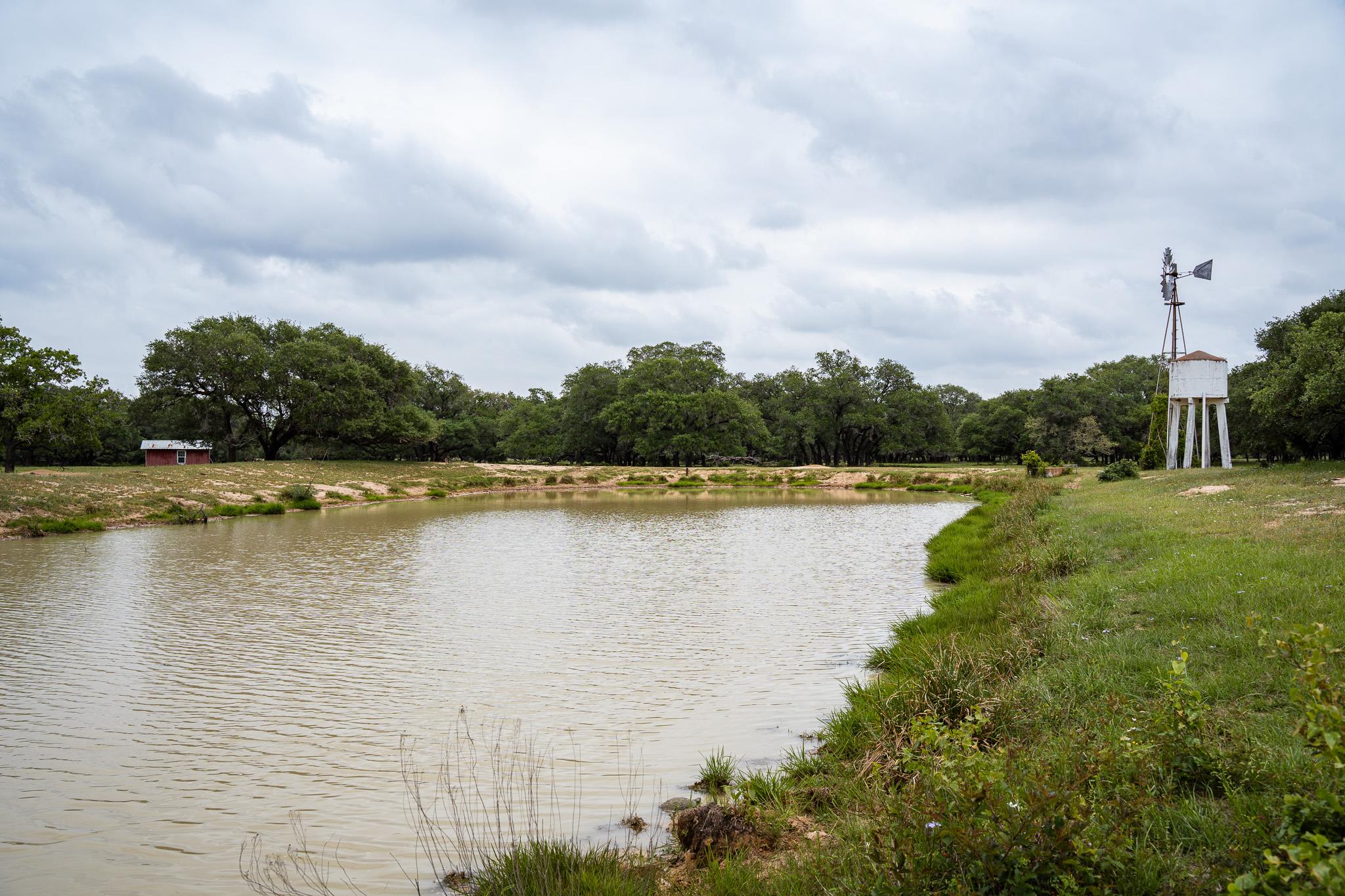 3814 CR 19, Hallettsville, TX 77964