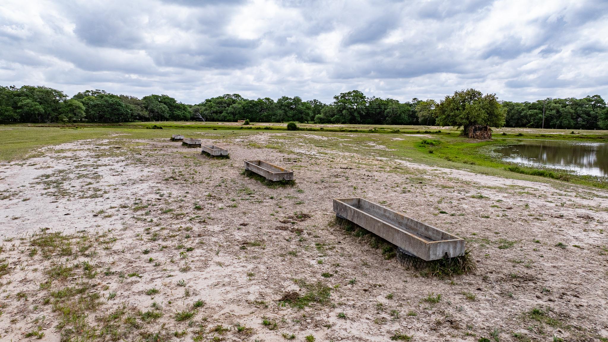 3814 CR 19, Hallettsville, TX 77964