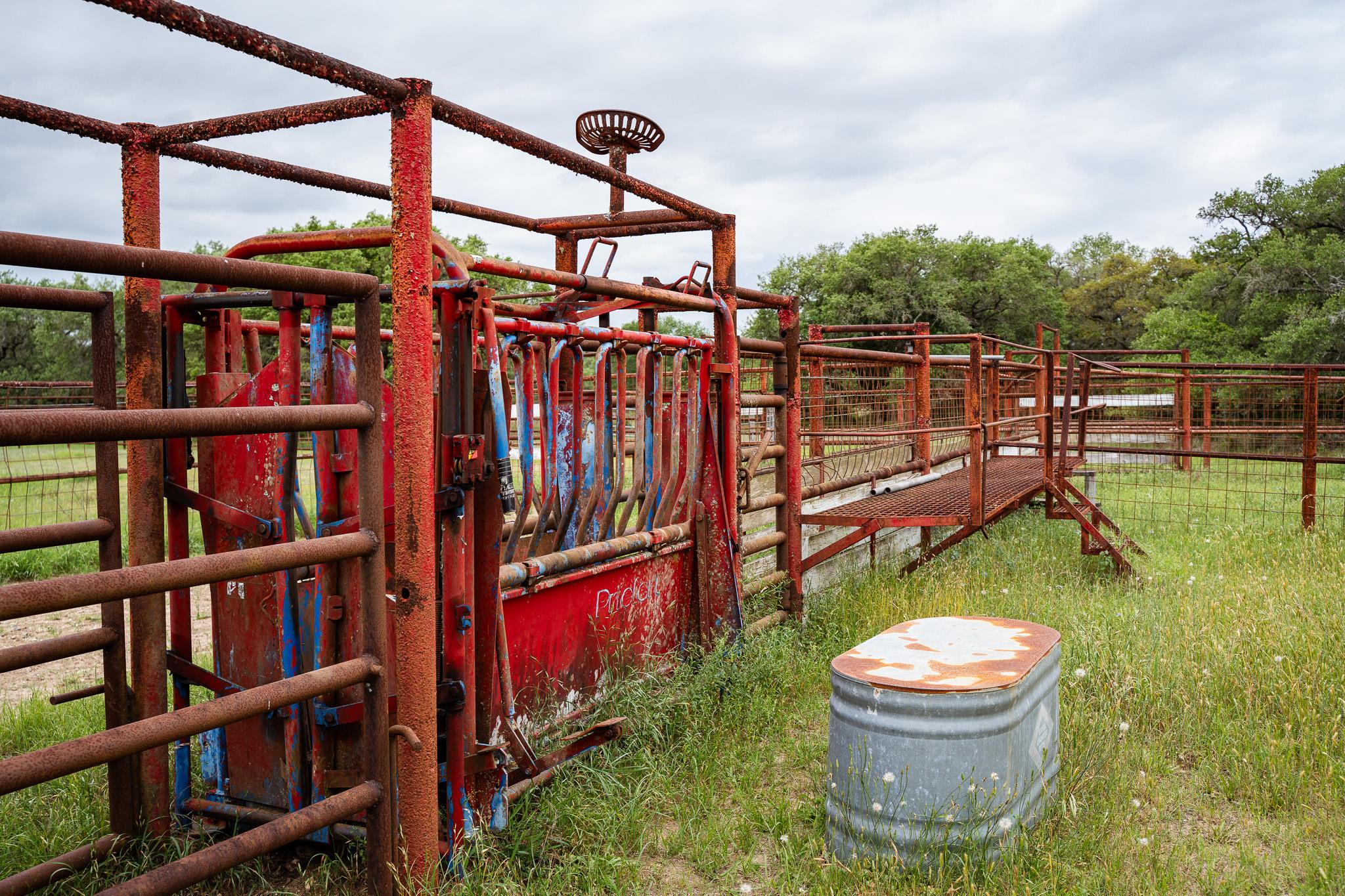 3814 CR 19, Hallettsville, TX 77964