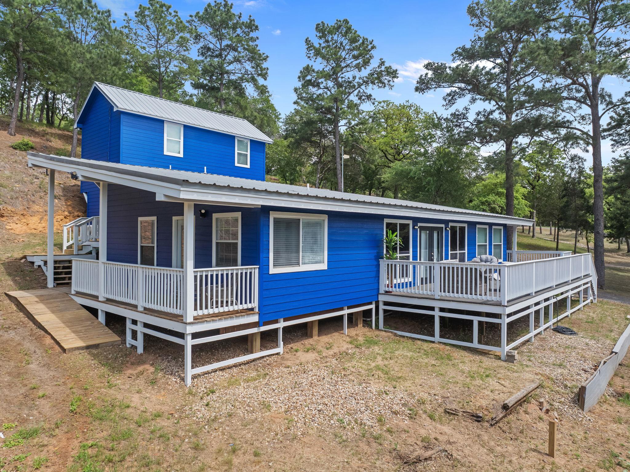 129 Valley Spur, Smithville, TX 78957