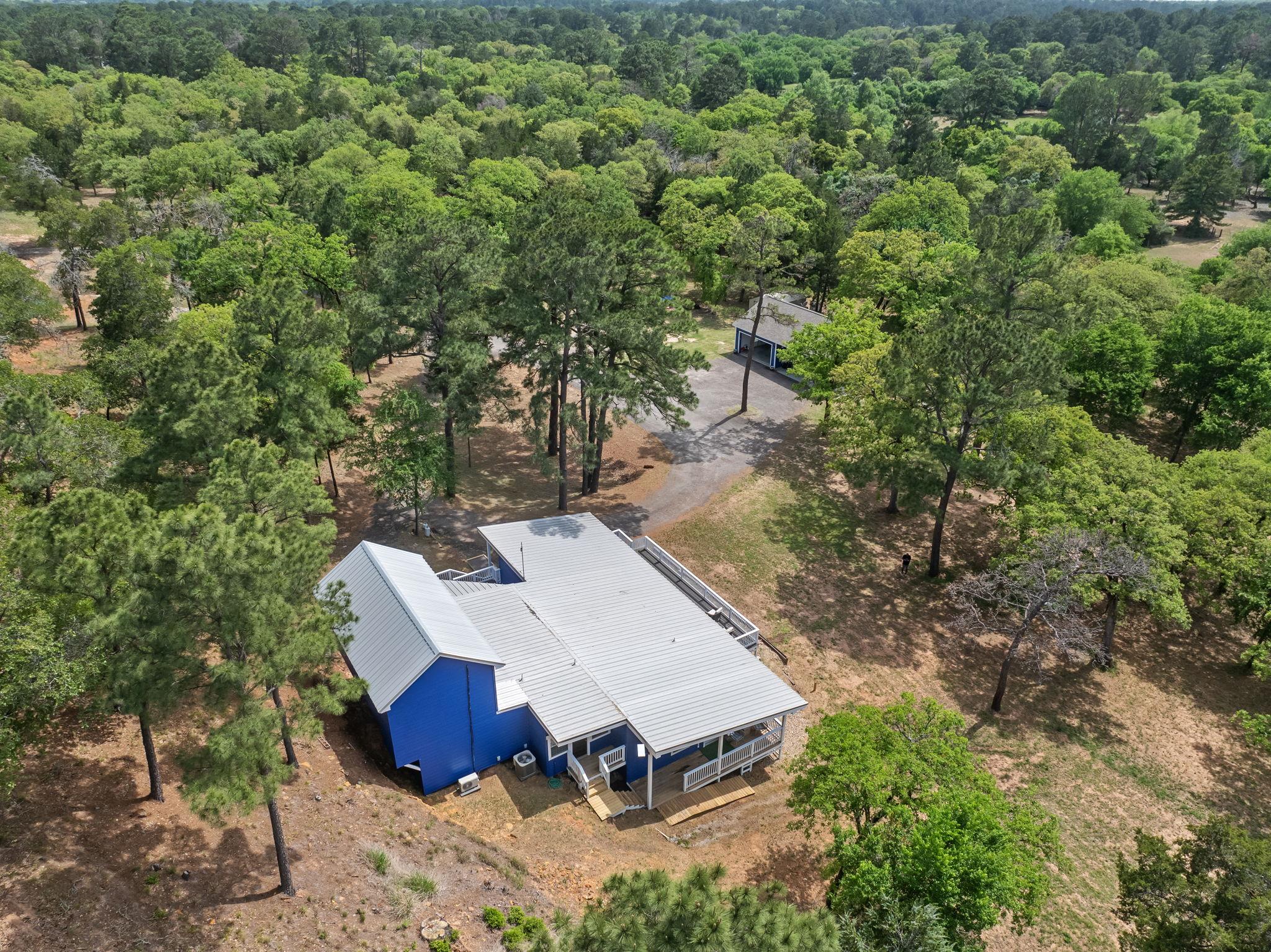 129 Valley Spur, Smithville, TX 78957