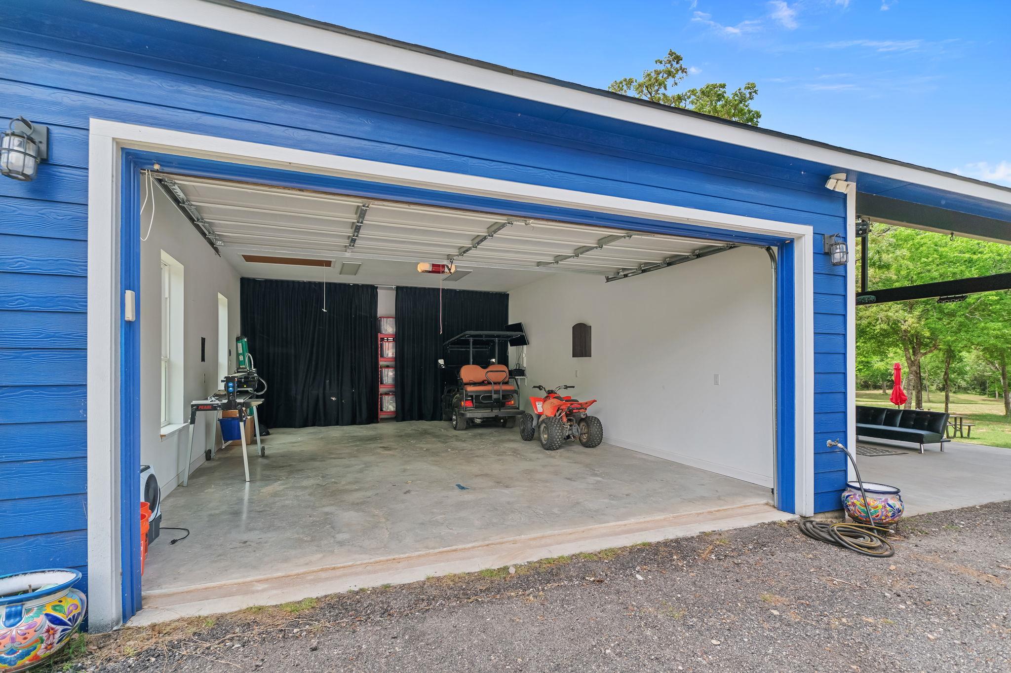 129 Valley Spur, Smithville, TX 78957