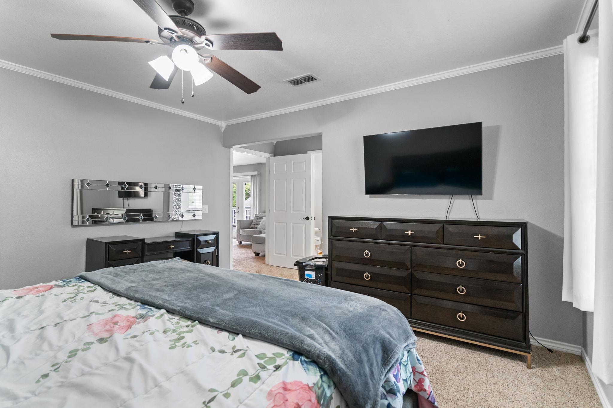 129 Valley Spur, Smithville, TX 78957