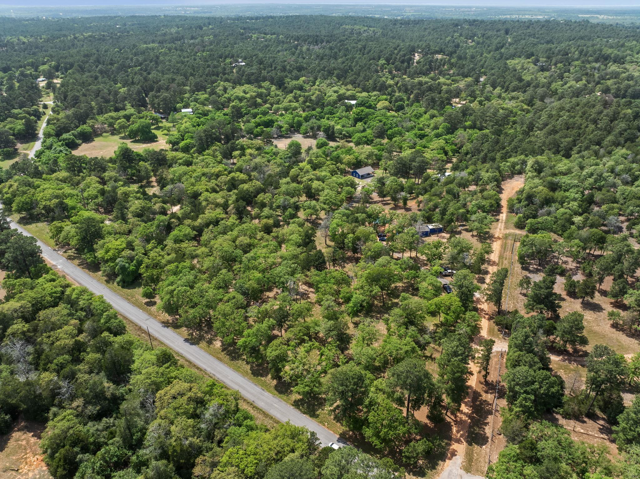 129 Valley Spur, Smithville, TX 78957