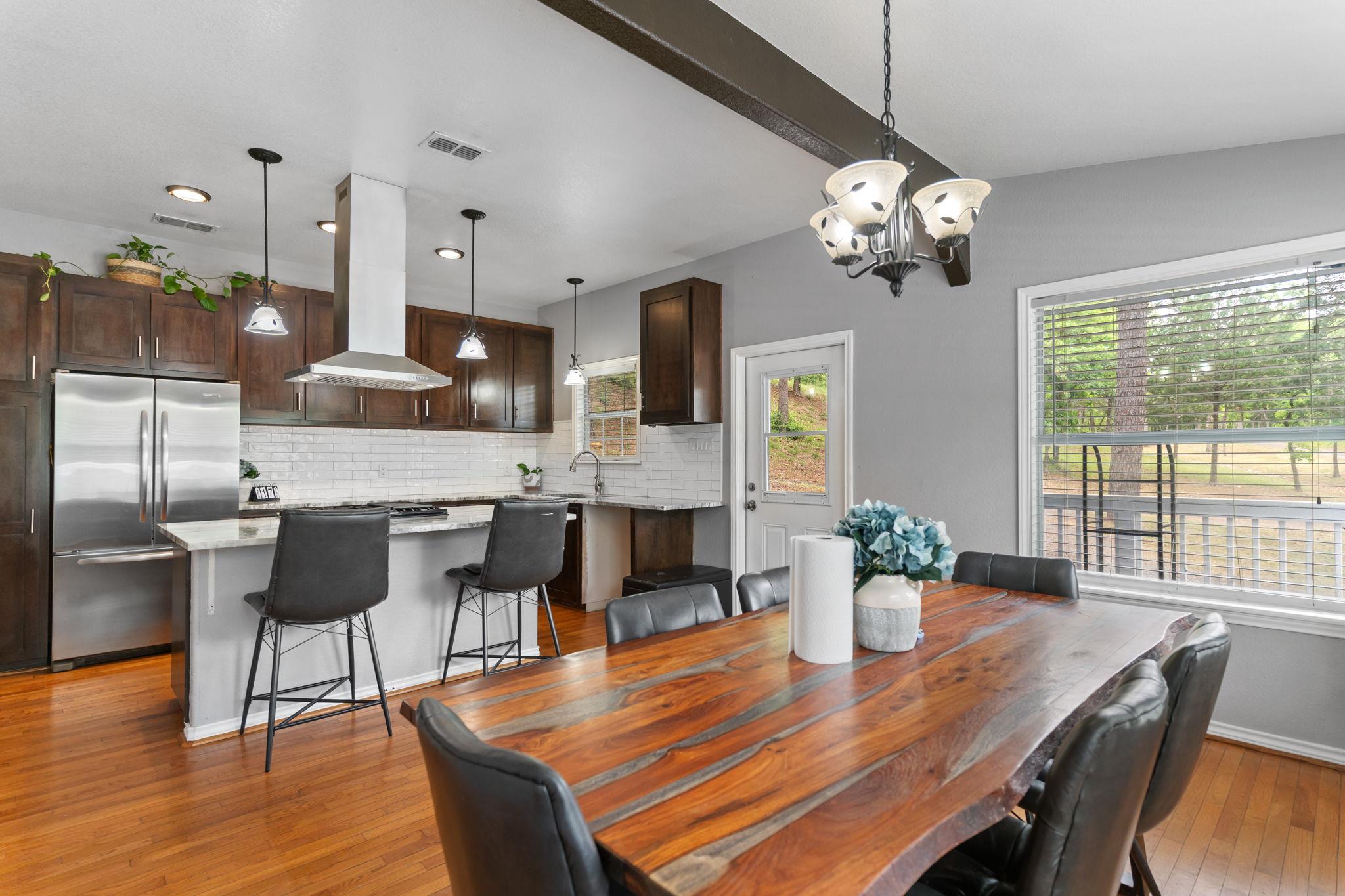 129 Valley Spur, Smithville, TX 78957