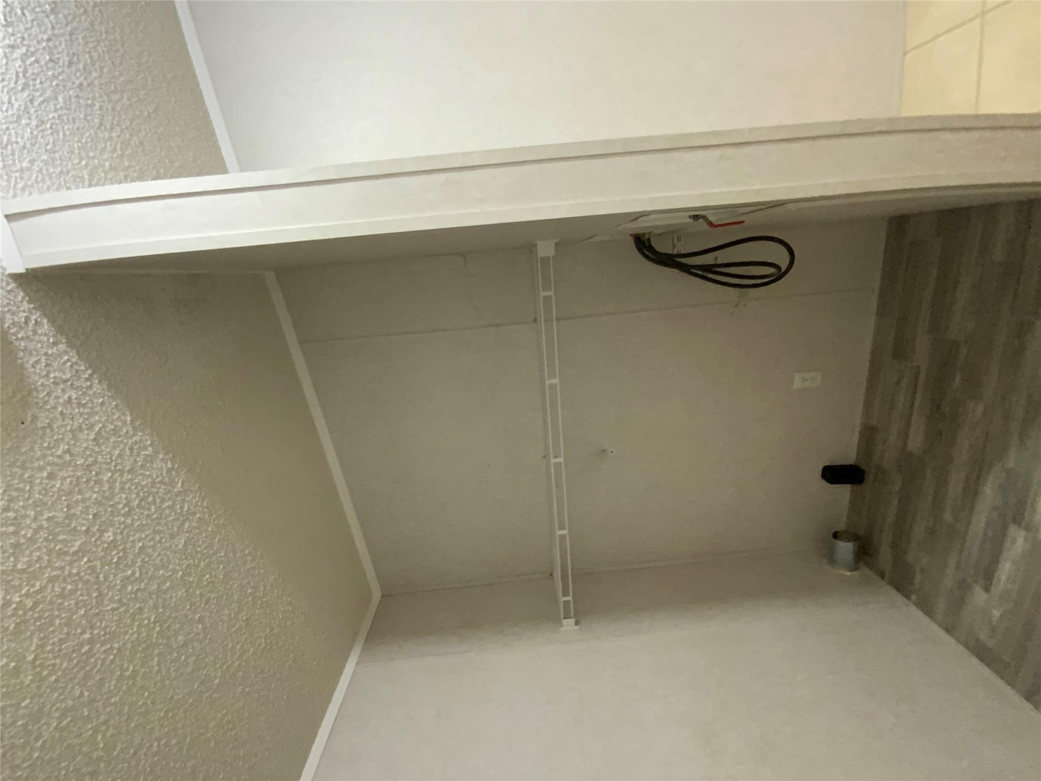 525 South Chambers St, Giddings, TX 78942