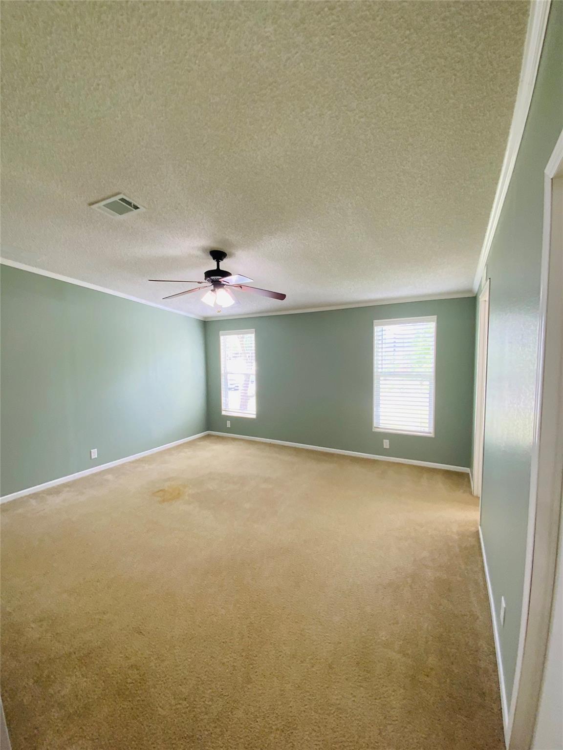 525 South Chambers St, Giddings, TX 78942