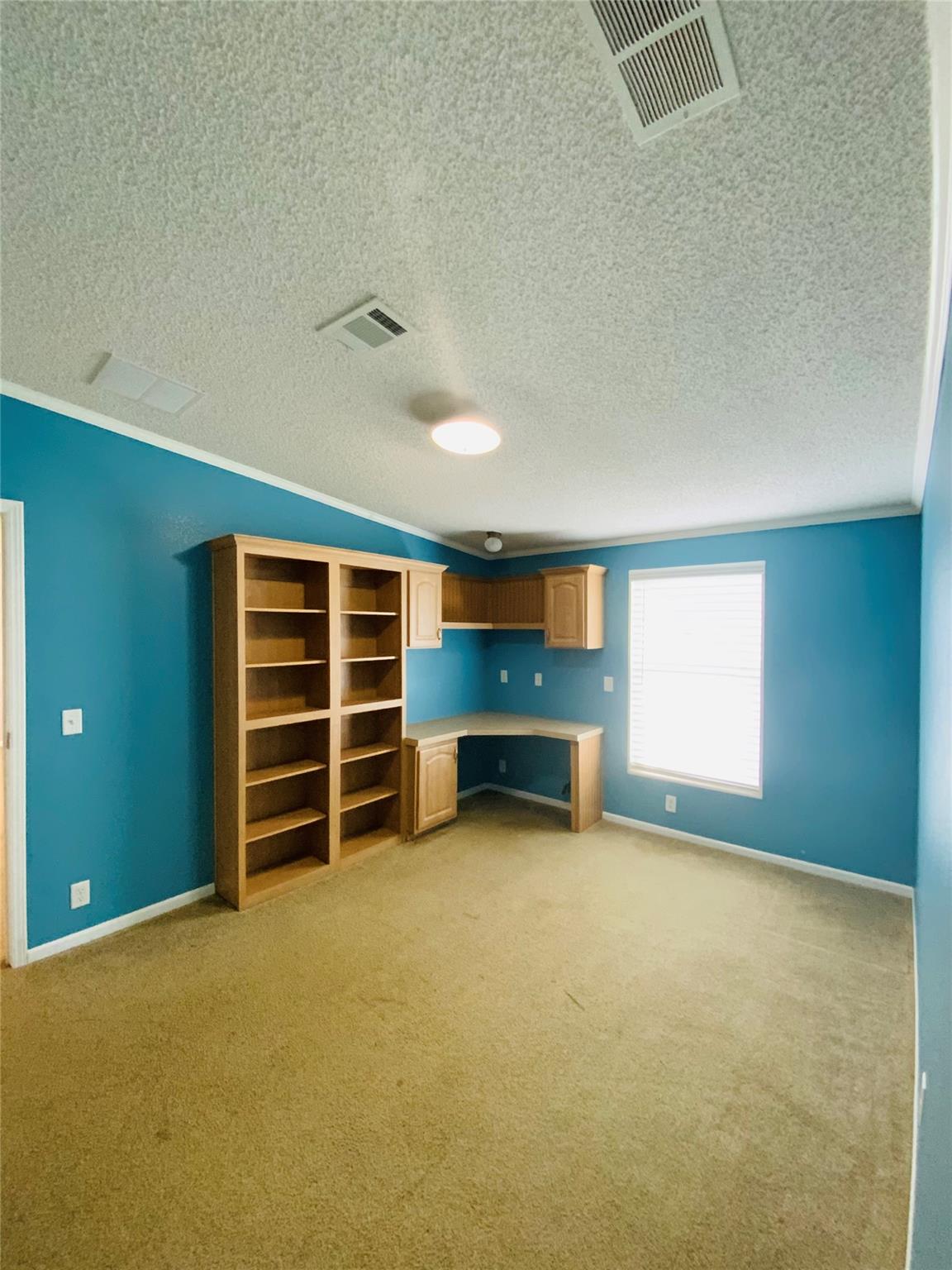 525 South Chambers St, Giddings, TX 78942