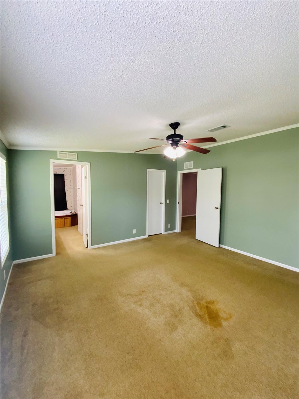 525 South Chambers St, Giddings, TX 78942