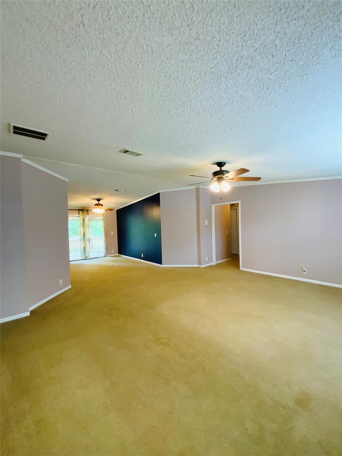 525 South Chambers St, Giddings, TX 78942