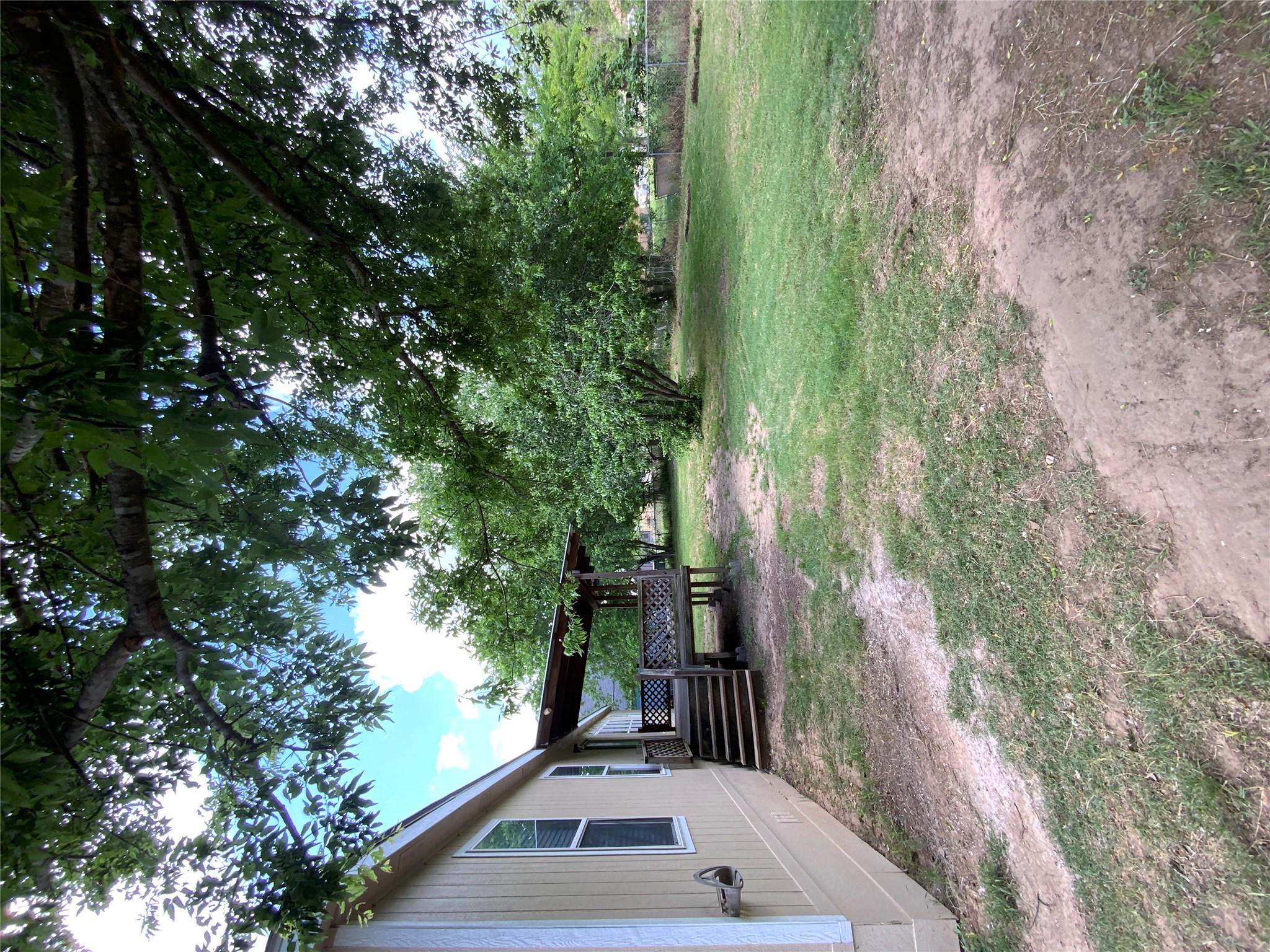 525 South Chambers St, Giddings, TX 78942