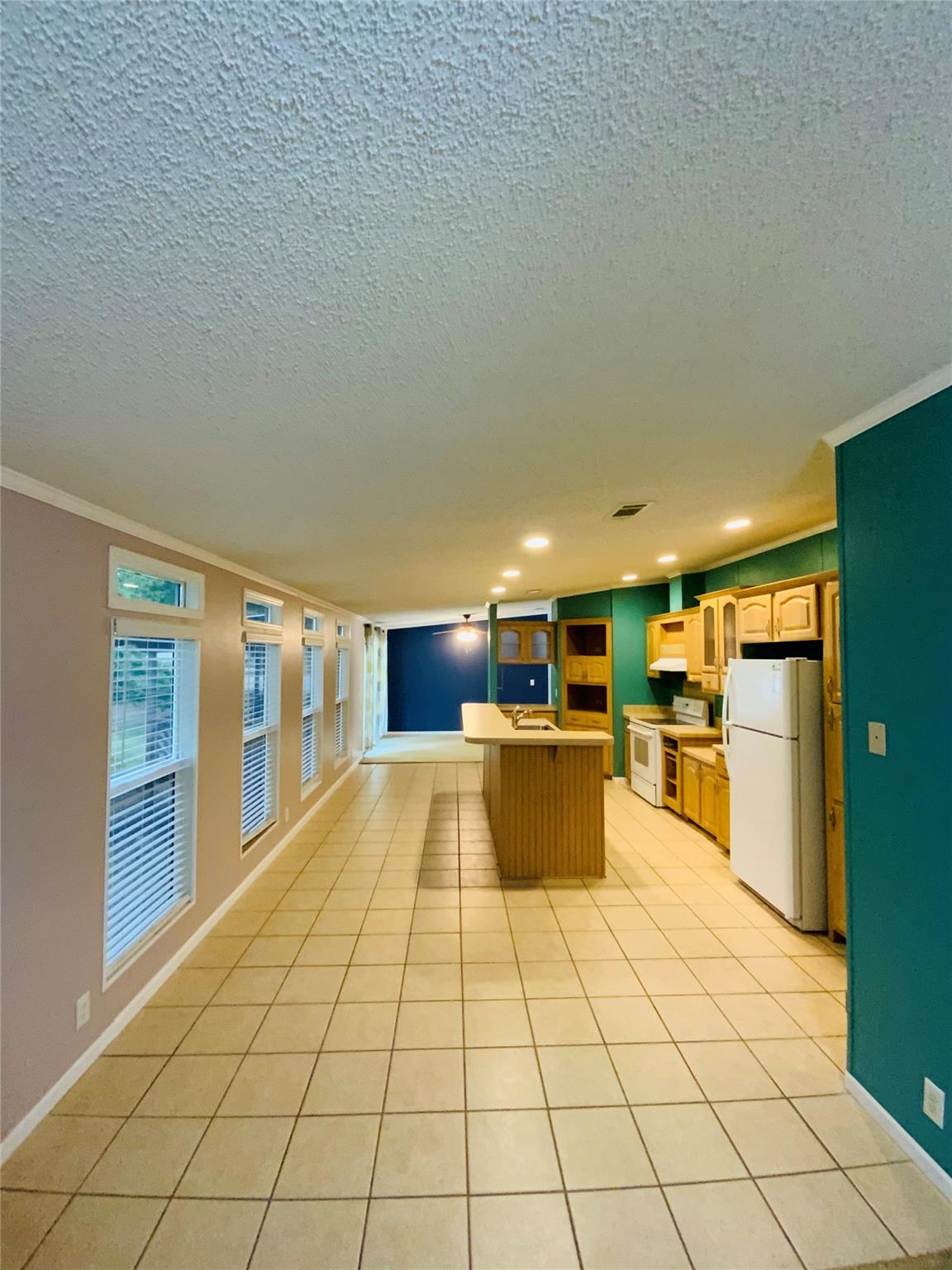525 South Chambers St, Giddings, TX 78942