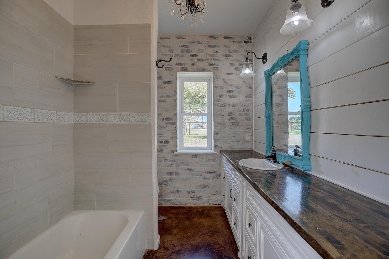 5901 RR 1869, Liberty Hill, TX 78642
