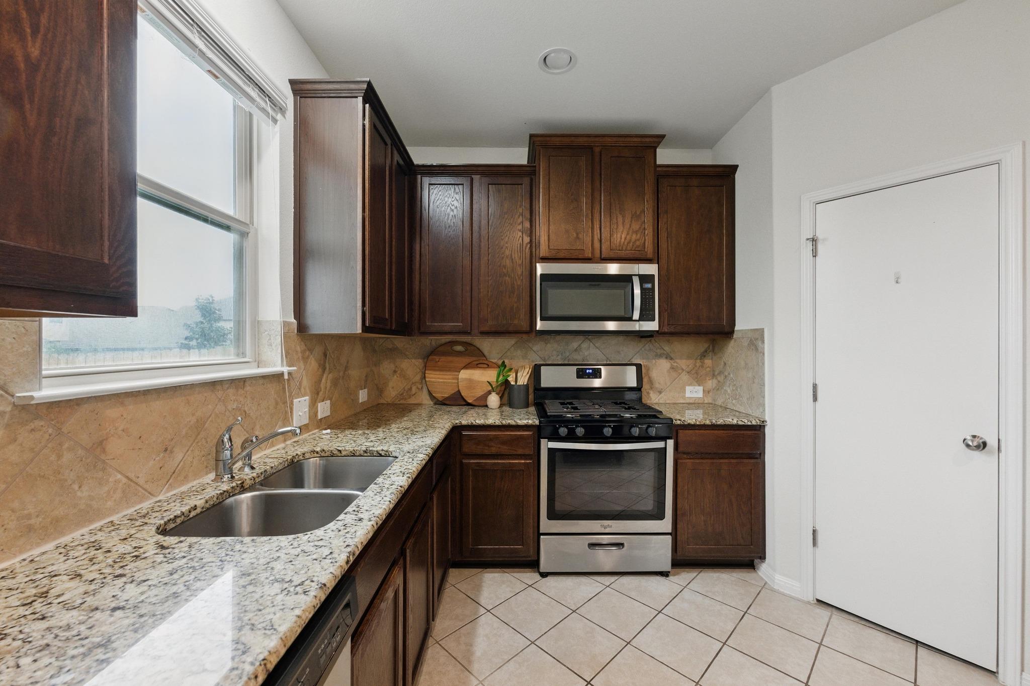 300 Wapiti Rd, Buda, TX 78610