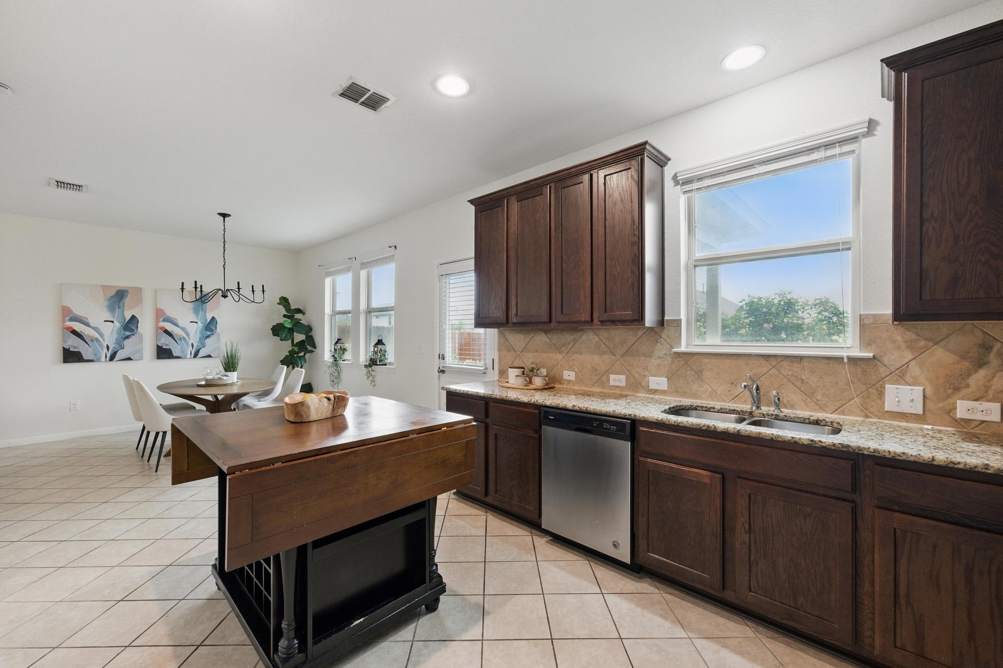 300 Wapiti Rd, Buda, TX 78610