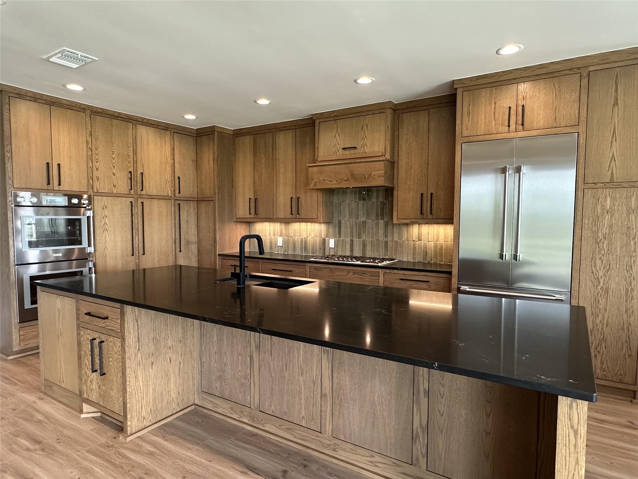 418 The Hills Rd, Horseshoe Bay, TX 78657