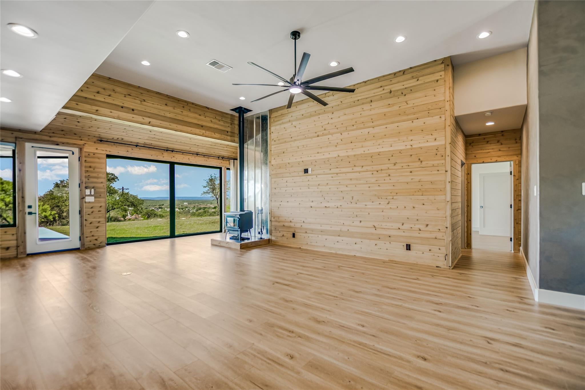 418 The Hills Rd, Horseshoe Bay, TX 78657