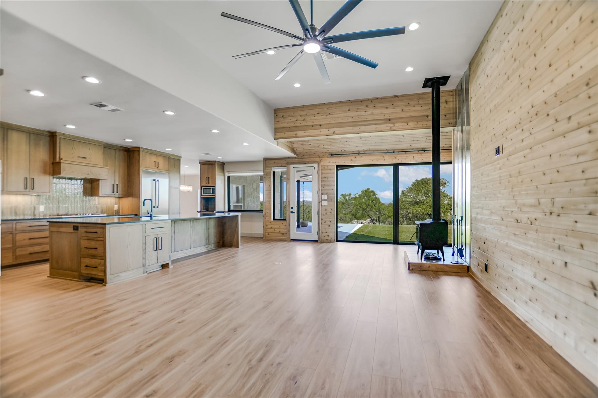 418 The Hills Rd, Horseshoe Bay, TX 78657