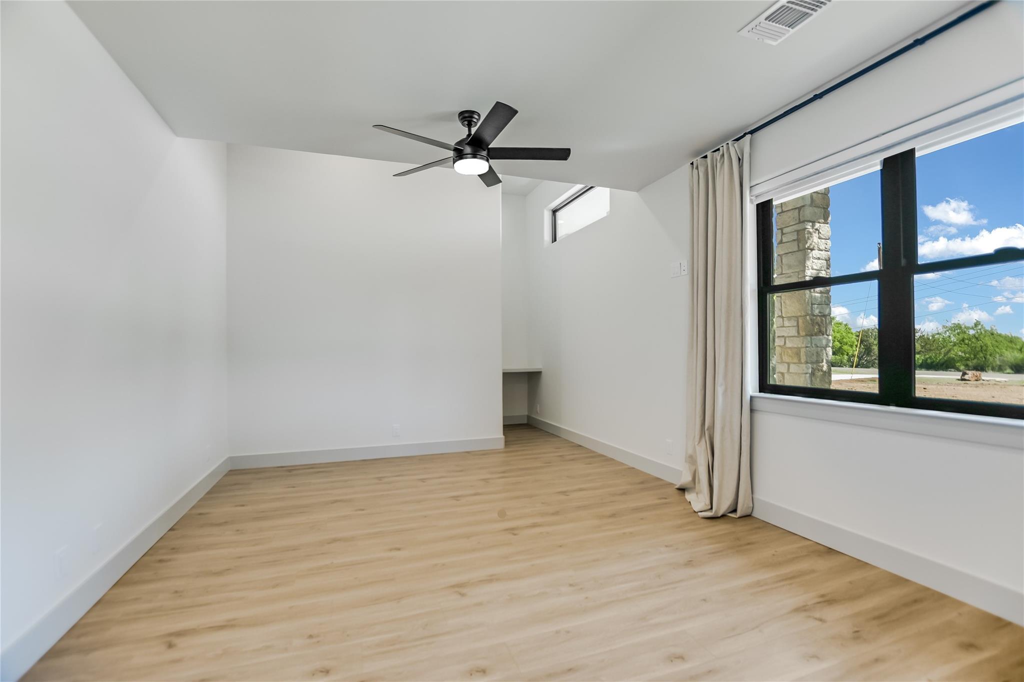 418 The Hills Rd, Horseshoe Bay, TX 78657