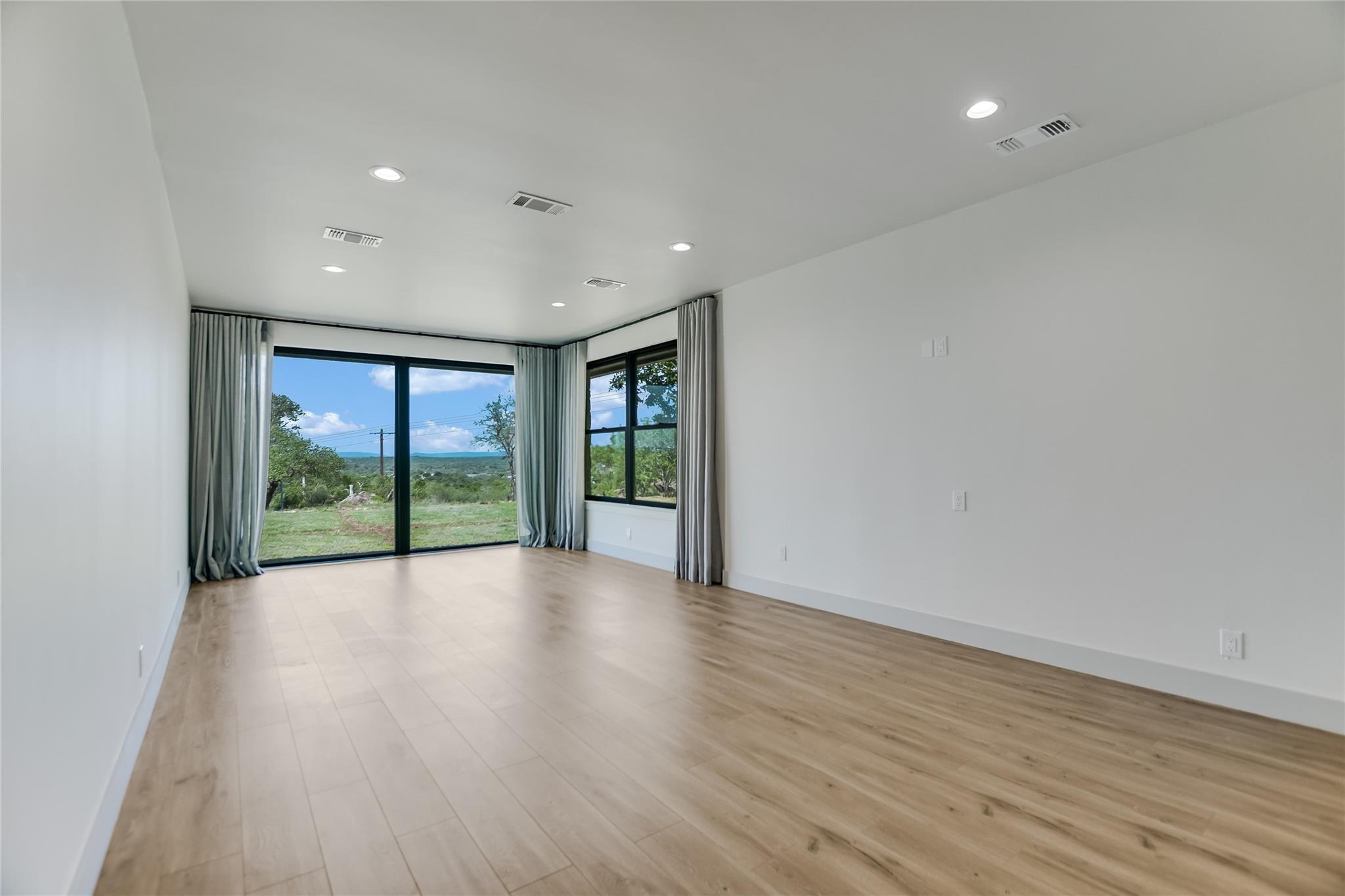 418 The Hills Rd, Horseshoe Bay, TX 78657