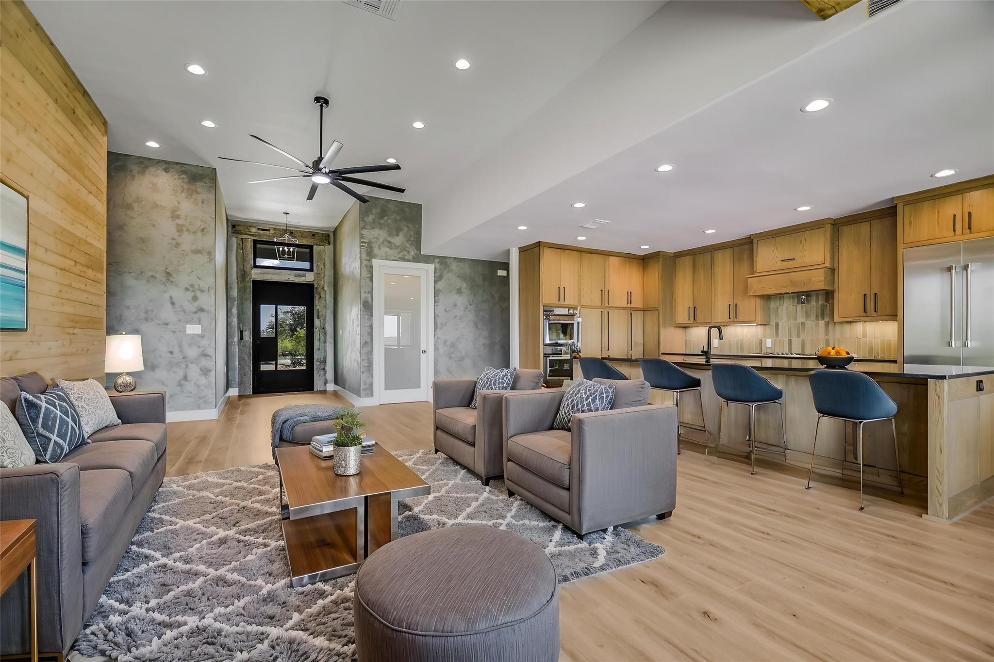 418 The Hills Rd, Horseshoe Bay, TX 78657