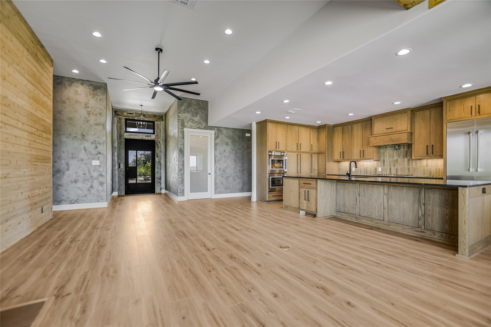 418 The Hills Rd, Horseshoe Bay, TX 78657