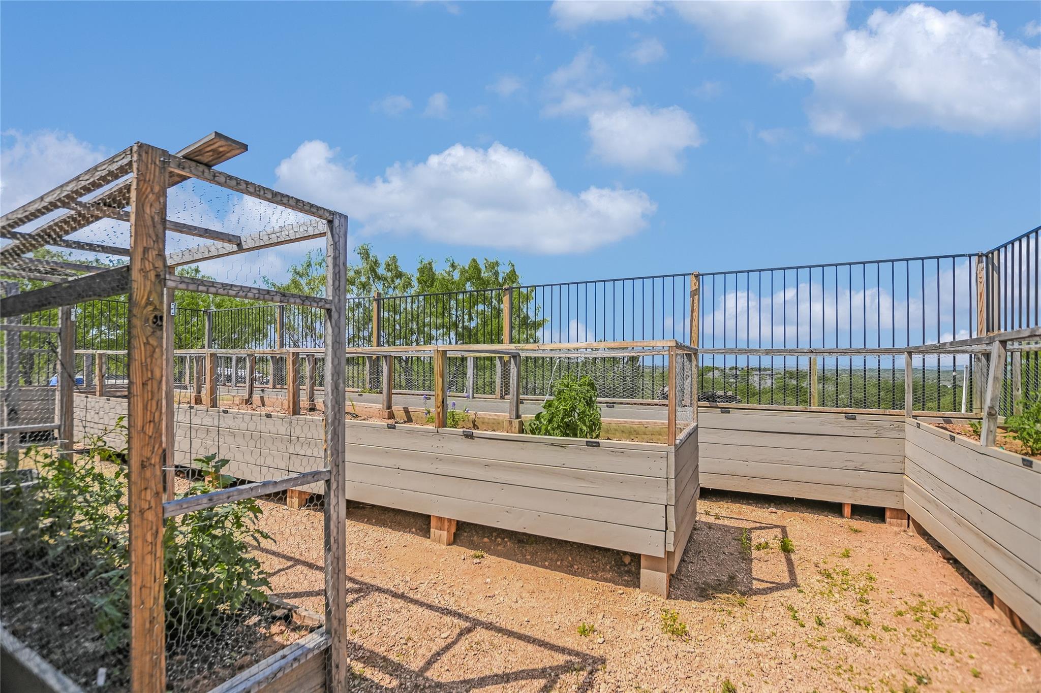 418 The Hills Rd, Horseshoe Bay, TX 78657