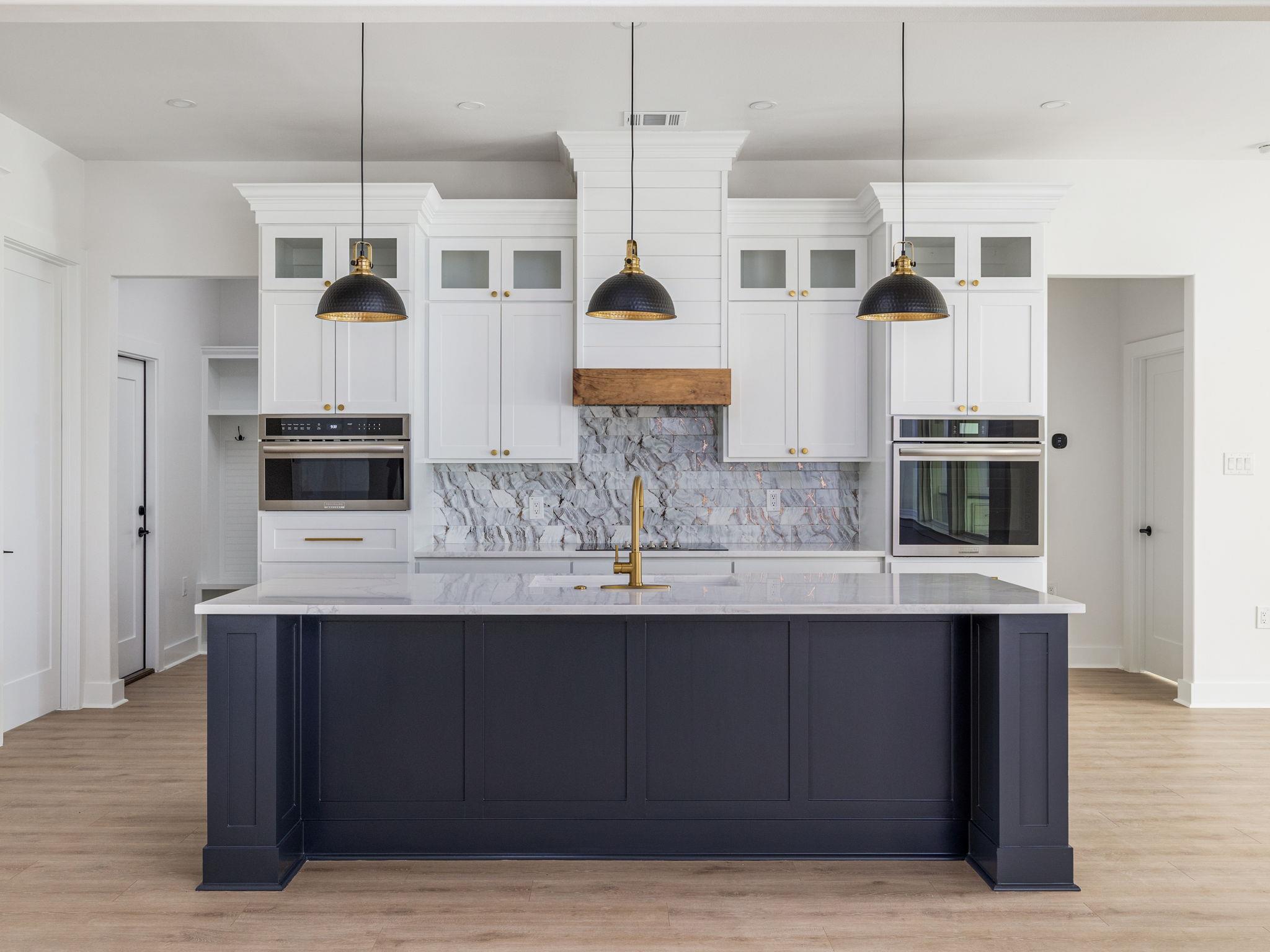 811 County Road 200, Burnet, TX 78611