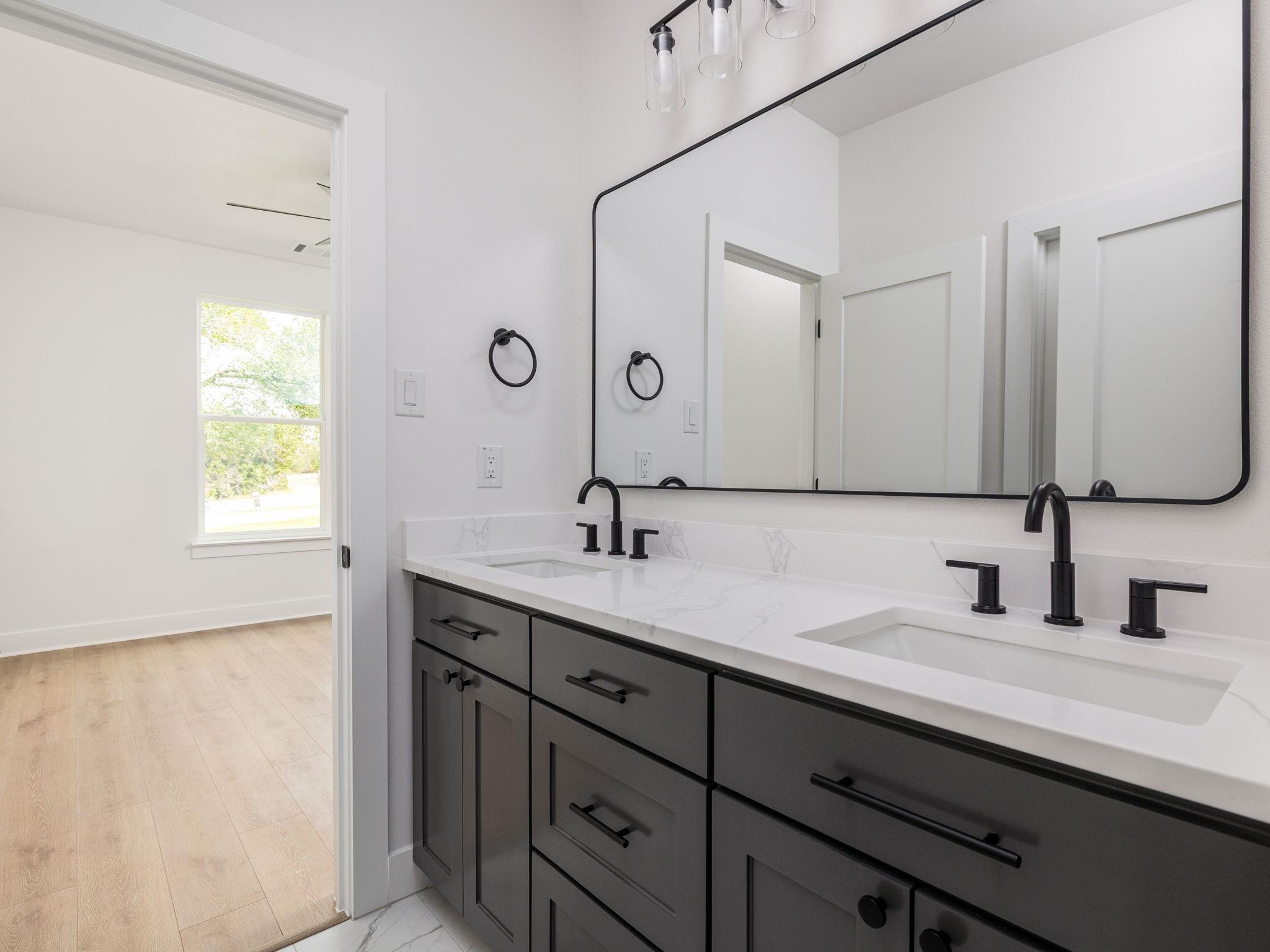 811 County Road 200, Burnet, TX 78611