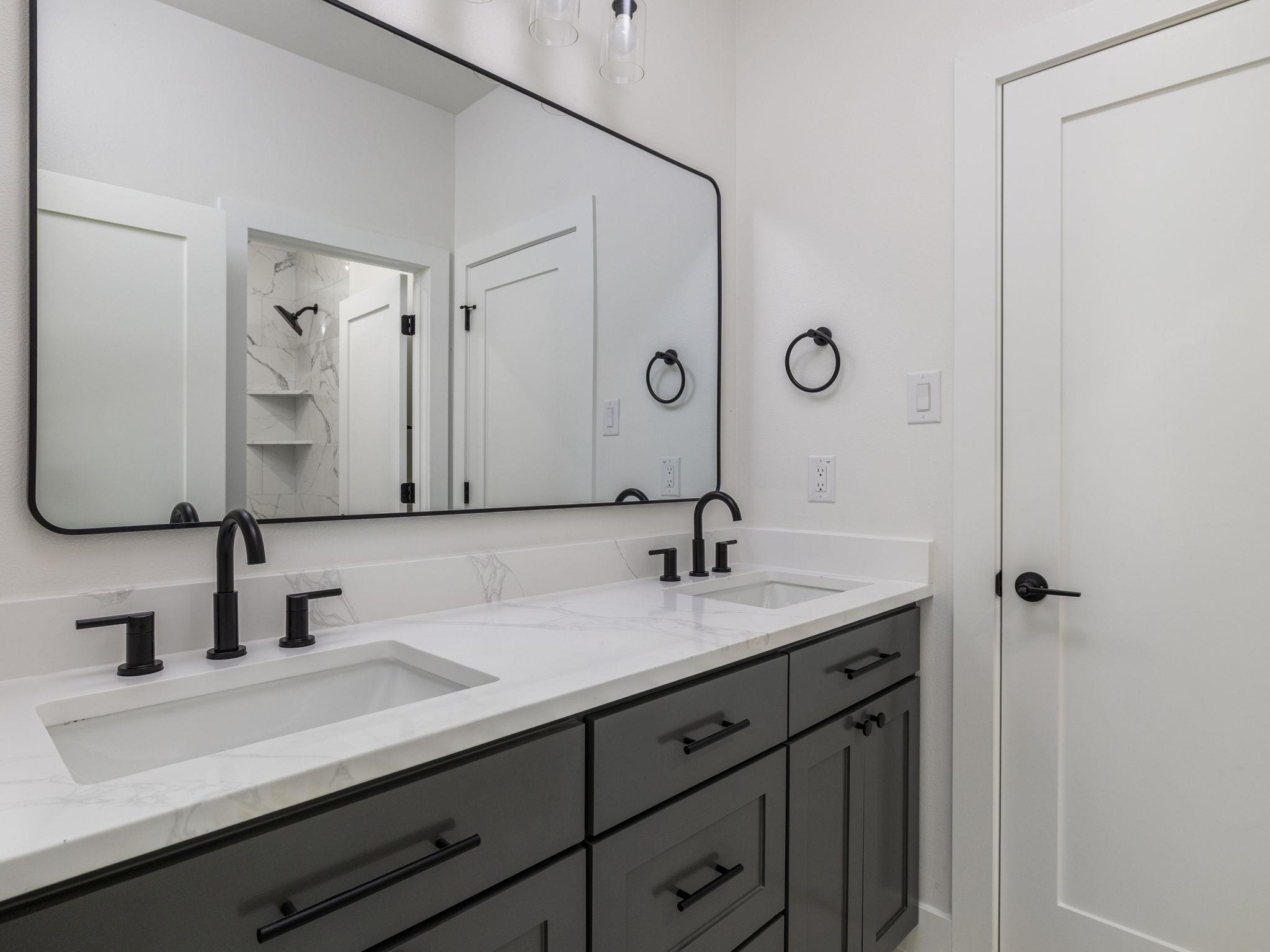 811 County Road 200, Burnet, TX 78611