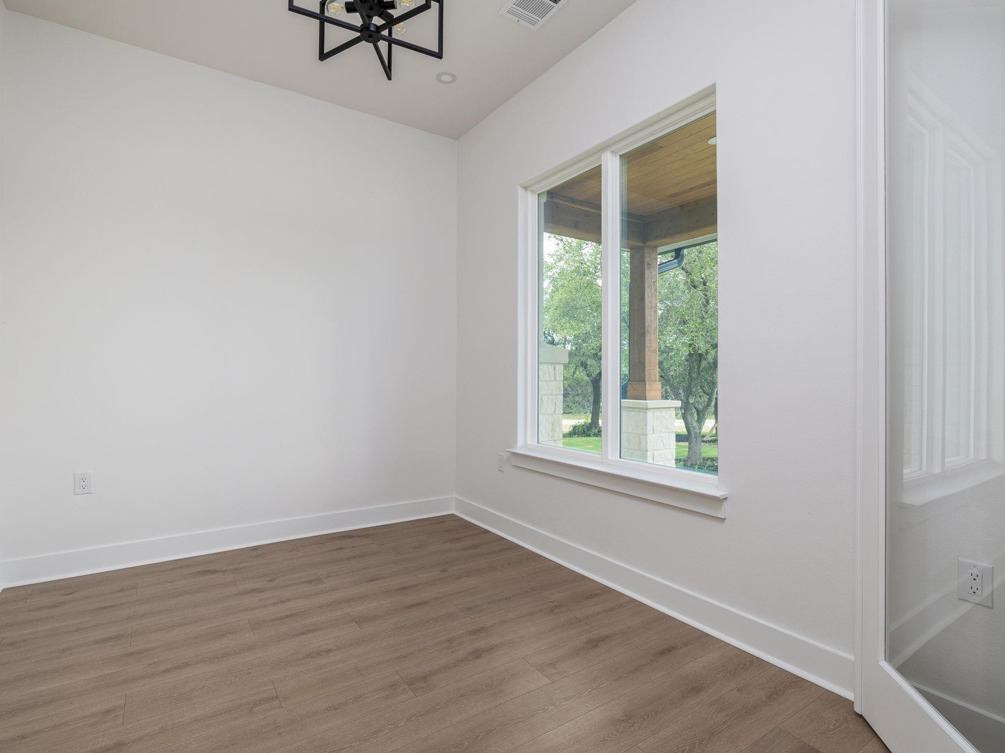 811 County Road 200, Burnet, TX 78611